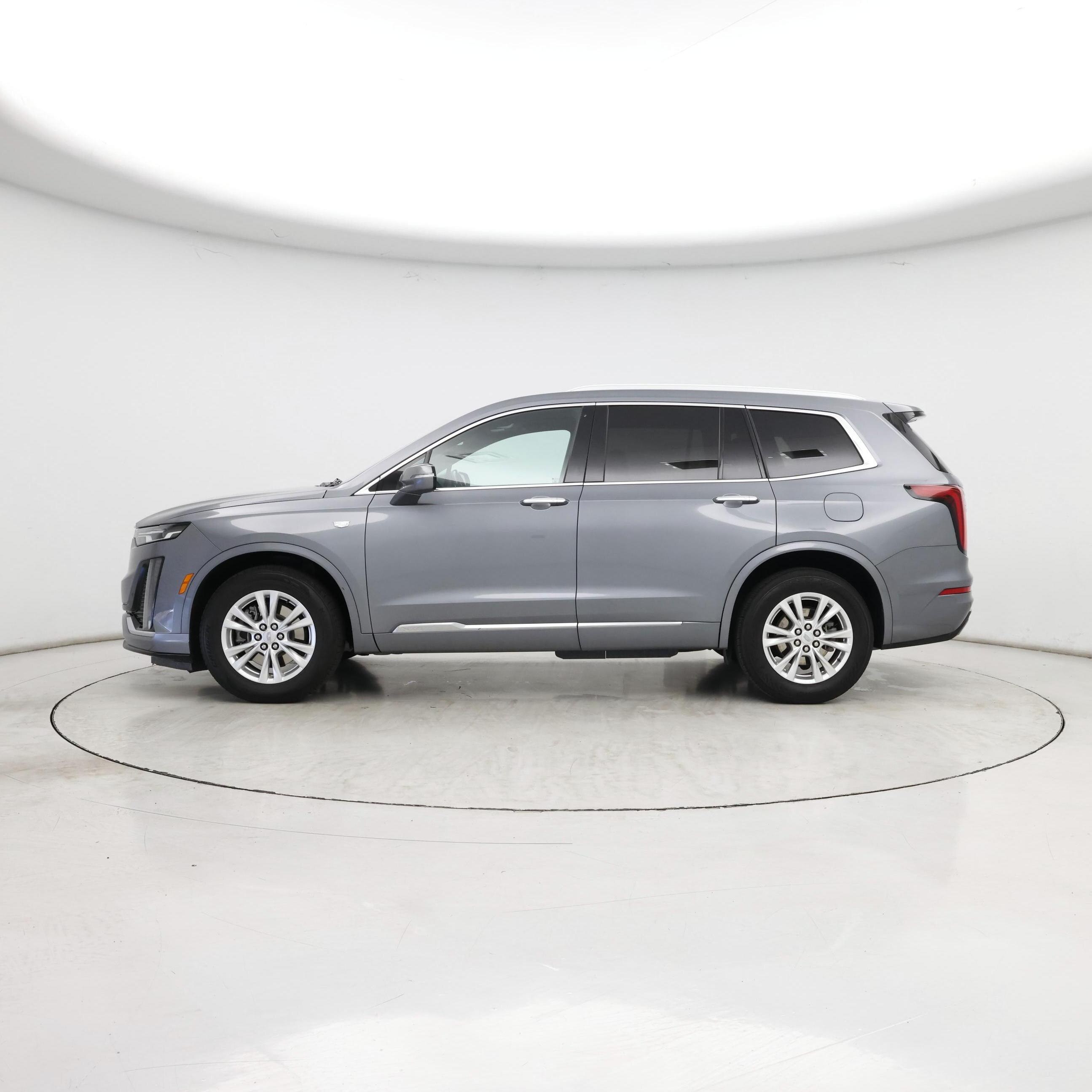 Thumbnail: 2022 Cadillac XT6 - 3