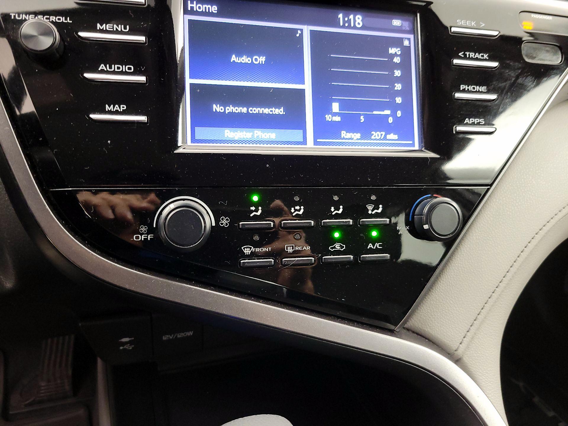 Thumbnail: 2019 Toyota Camry - 16