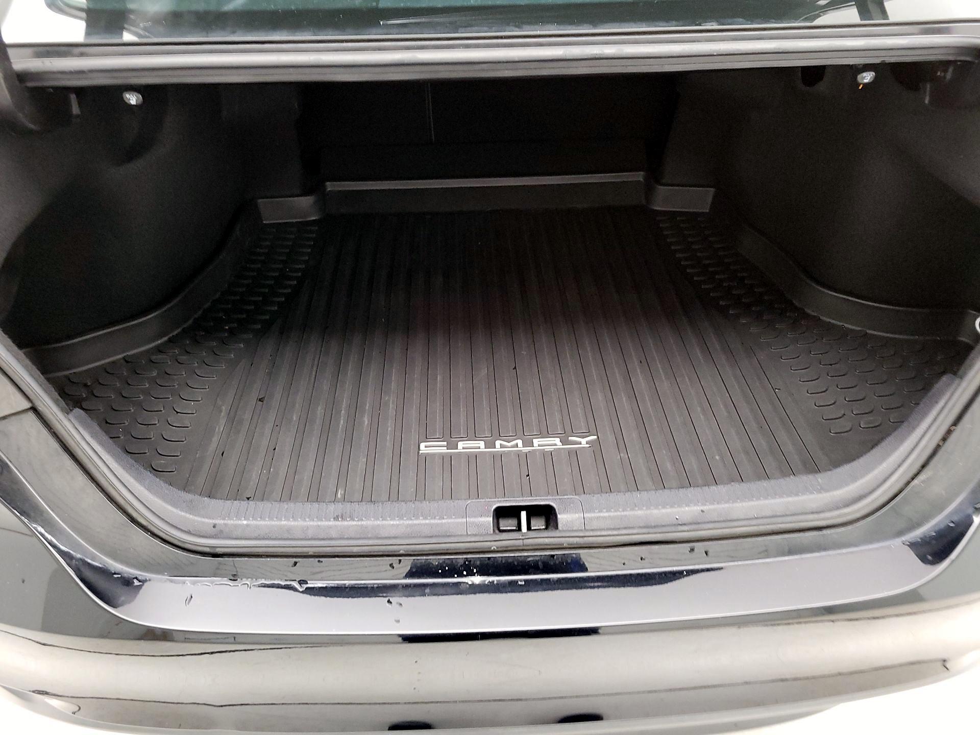 Thumbnail: 2019 Toyota Camry - 20