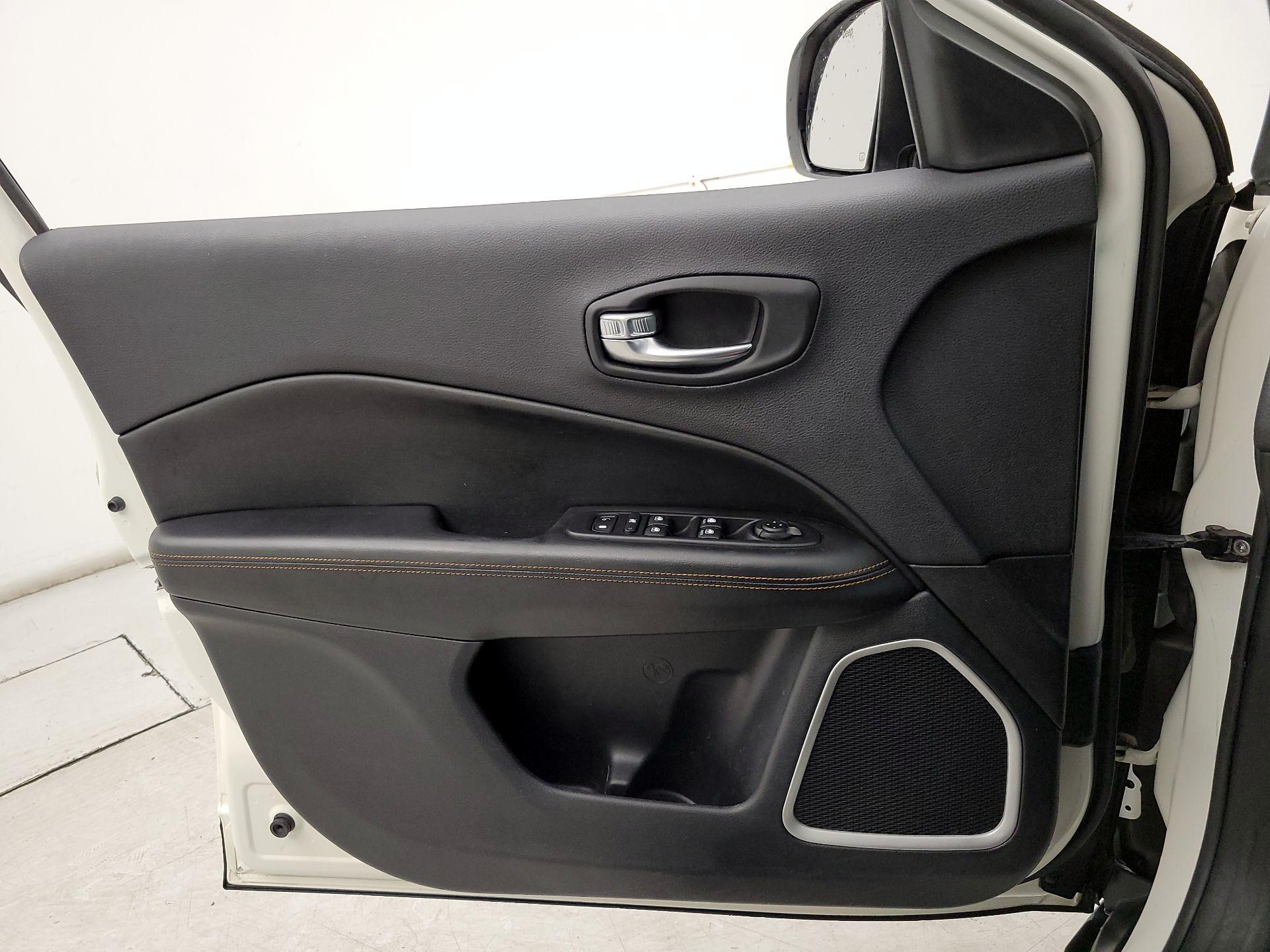 Thumbnail: 2019 Jeep Compass - 12