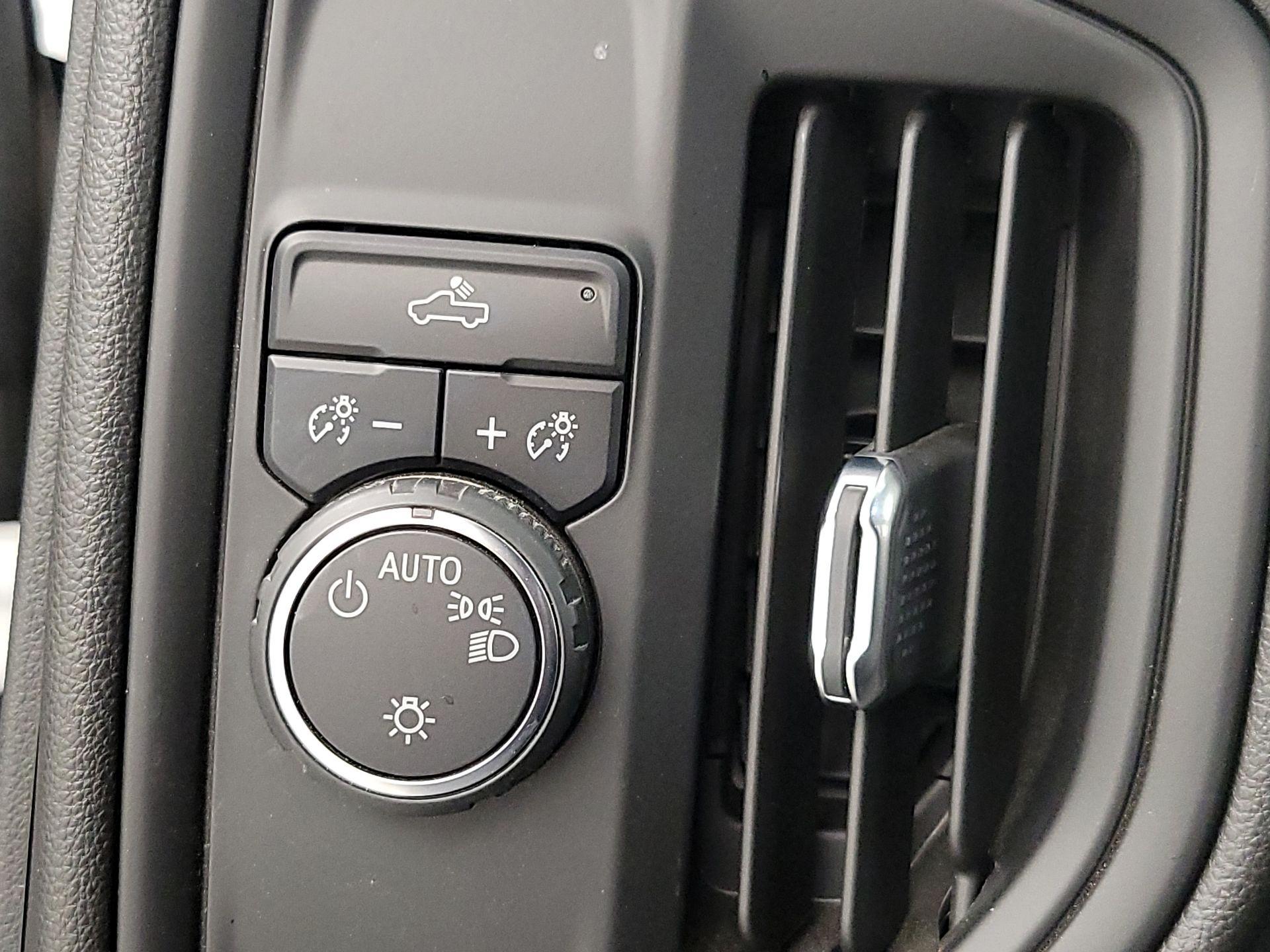 Thumbnail: 2022 Chevrolet Silverado 1500 - 13