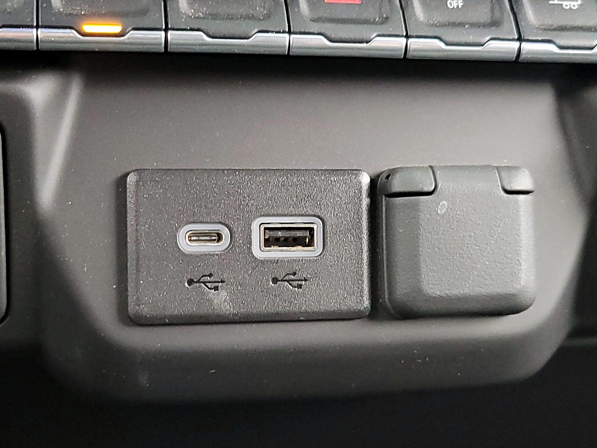 Thumbnail: 2022 Chevrolet Silverado 1500 - 18