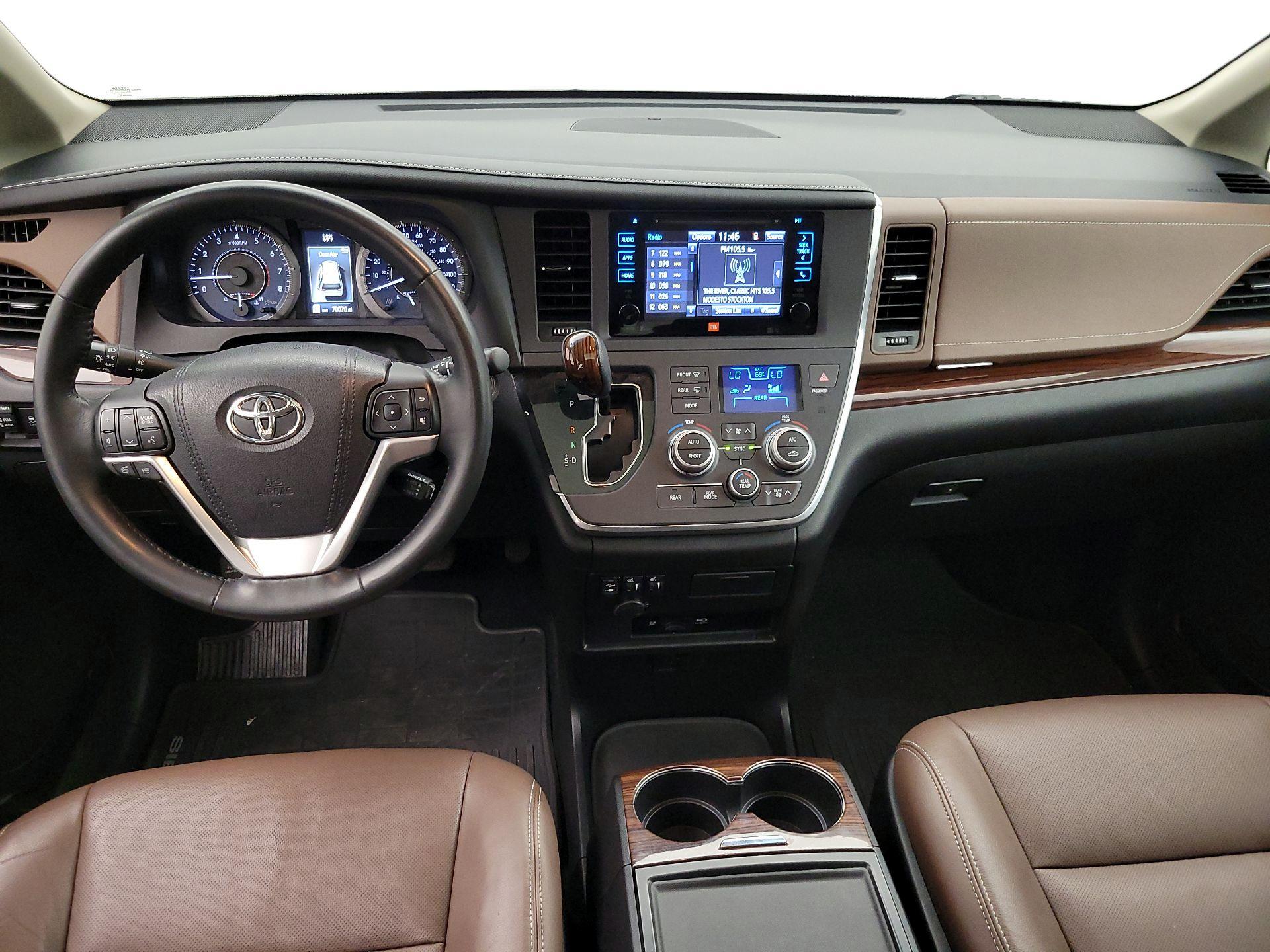 Thumbnail: 2015 Toyota Sienna - 9