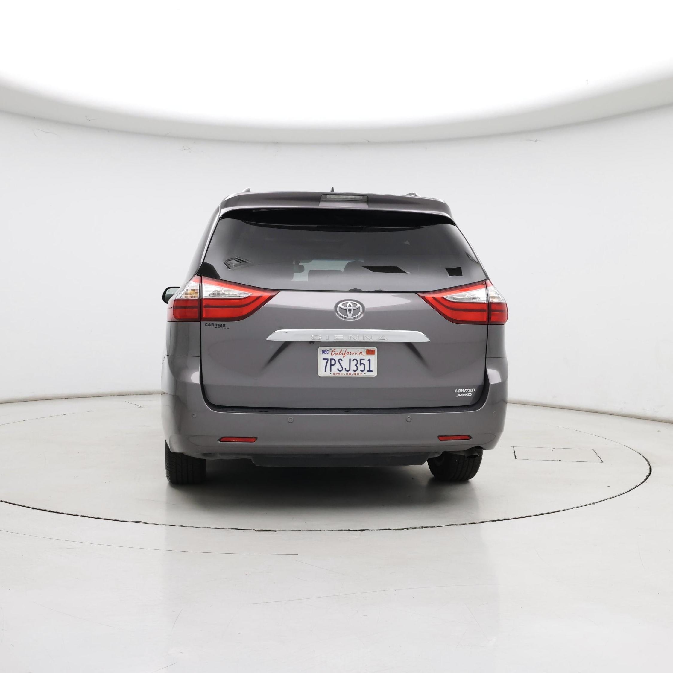 Thumbnail: 2015 Toyota Sienna - 6