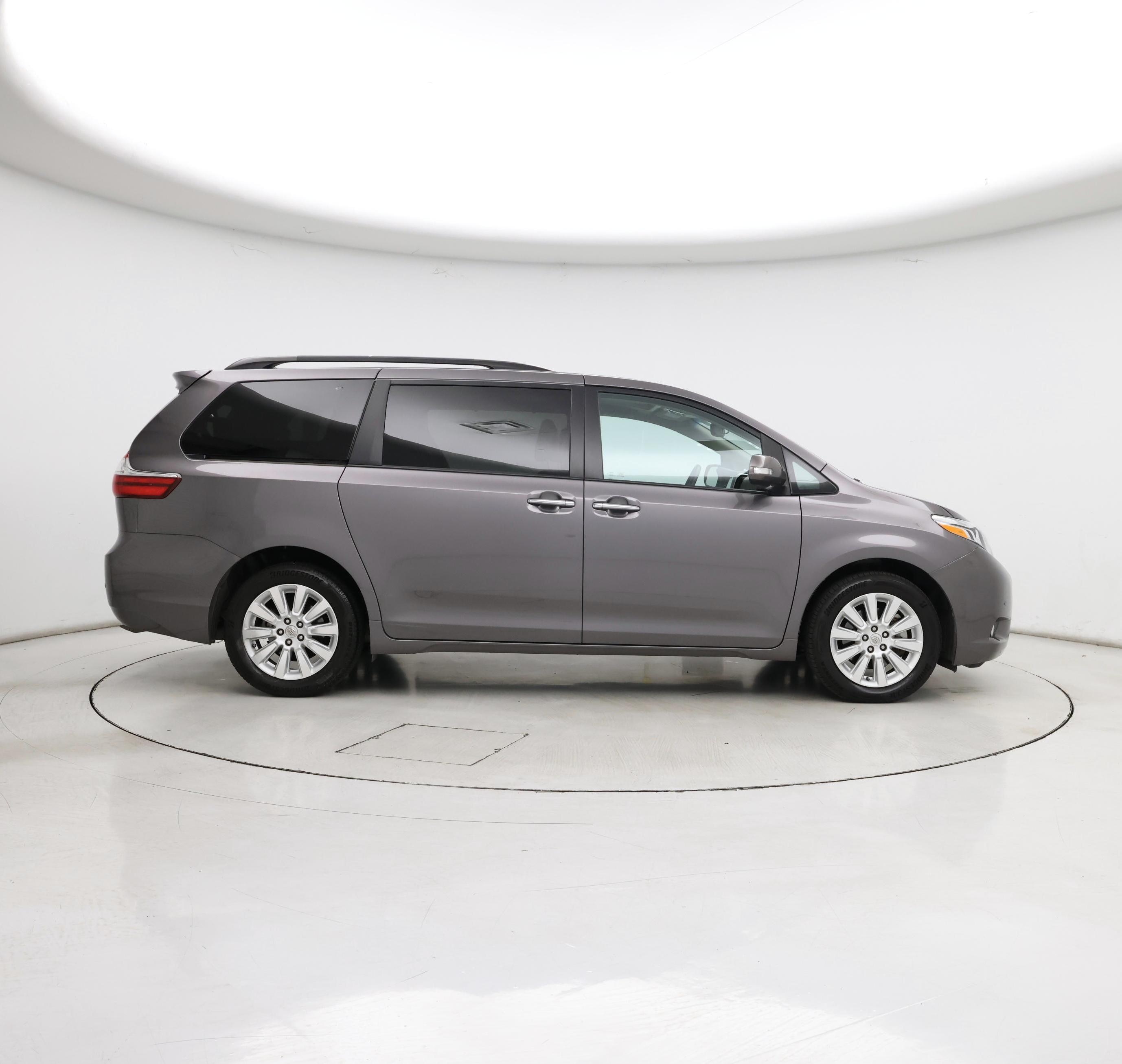 Thumbnail: 2015 Toyota Sienna - 7