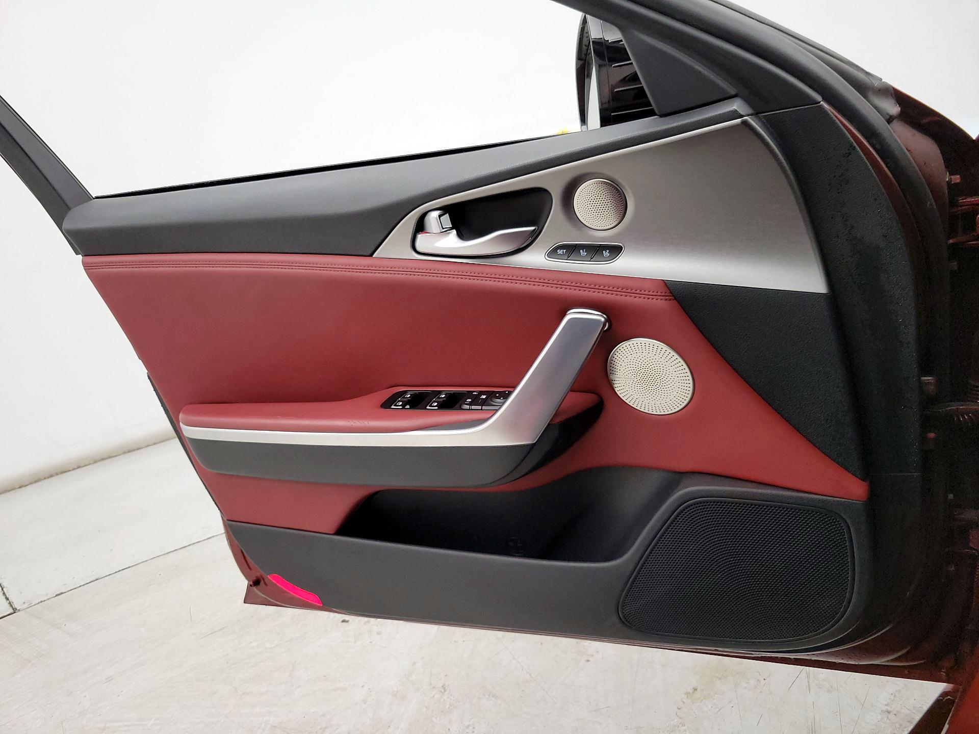 Thumbnail: 2018 Kia Stinger - 12