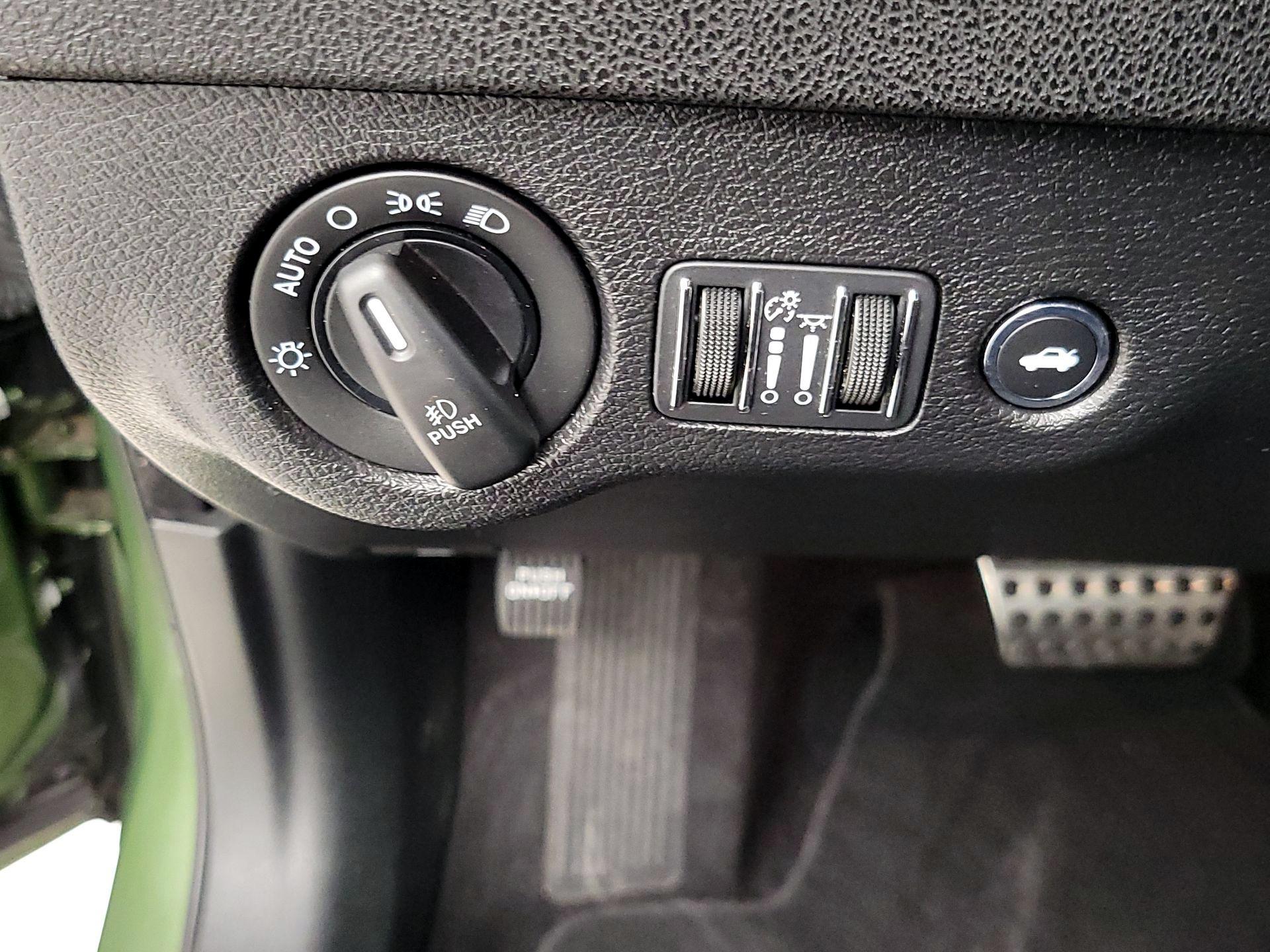 Thumbnail: 2021 Dodge Charger - 13