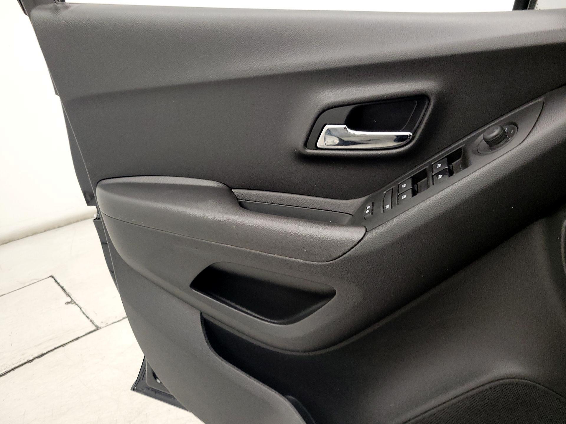 Thumbnail: 2019 Chevrolet Trax - 12