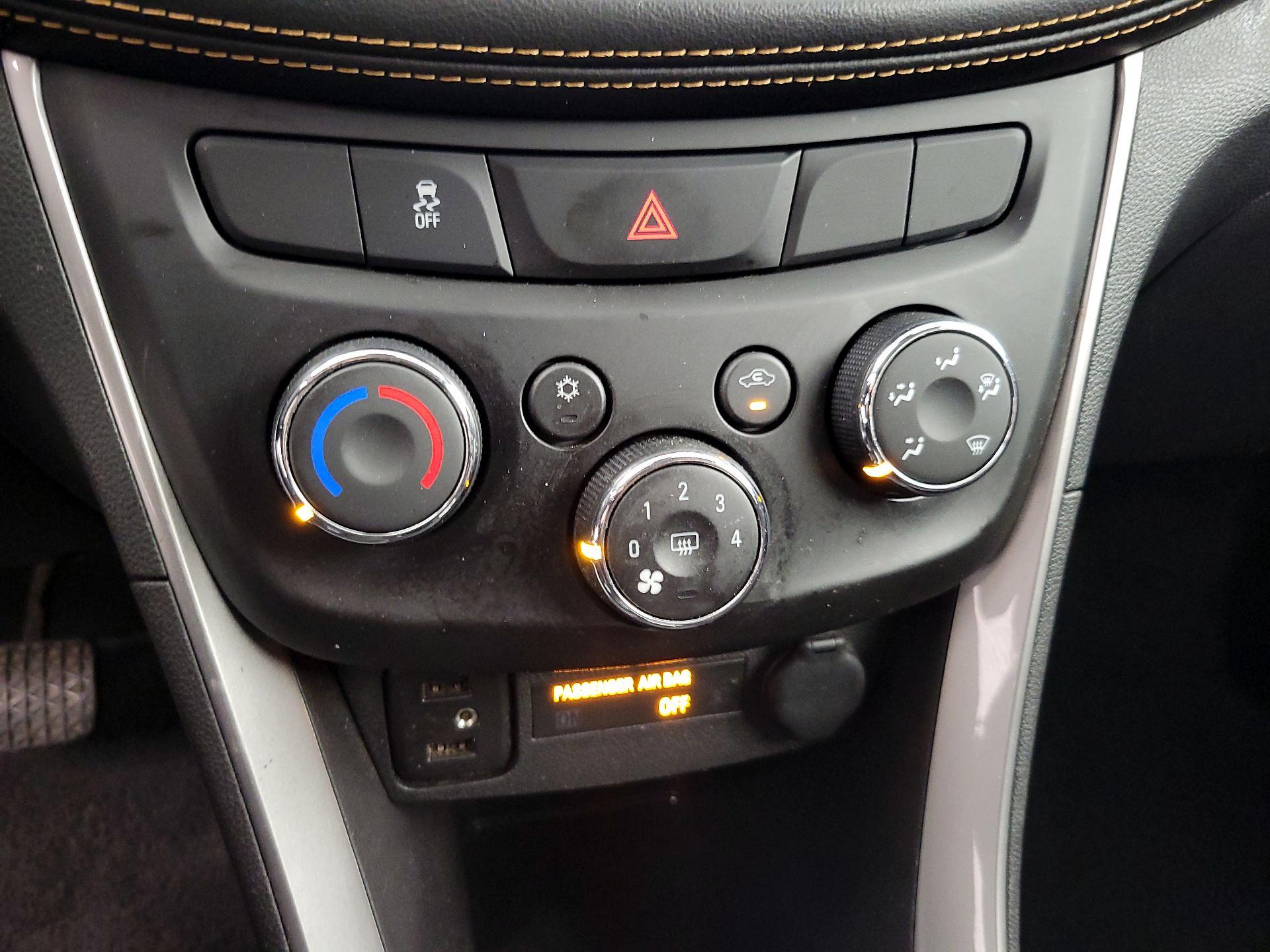 Thumbnail: 2019 Chevrolet Trax - 16