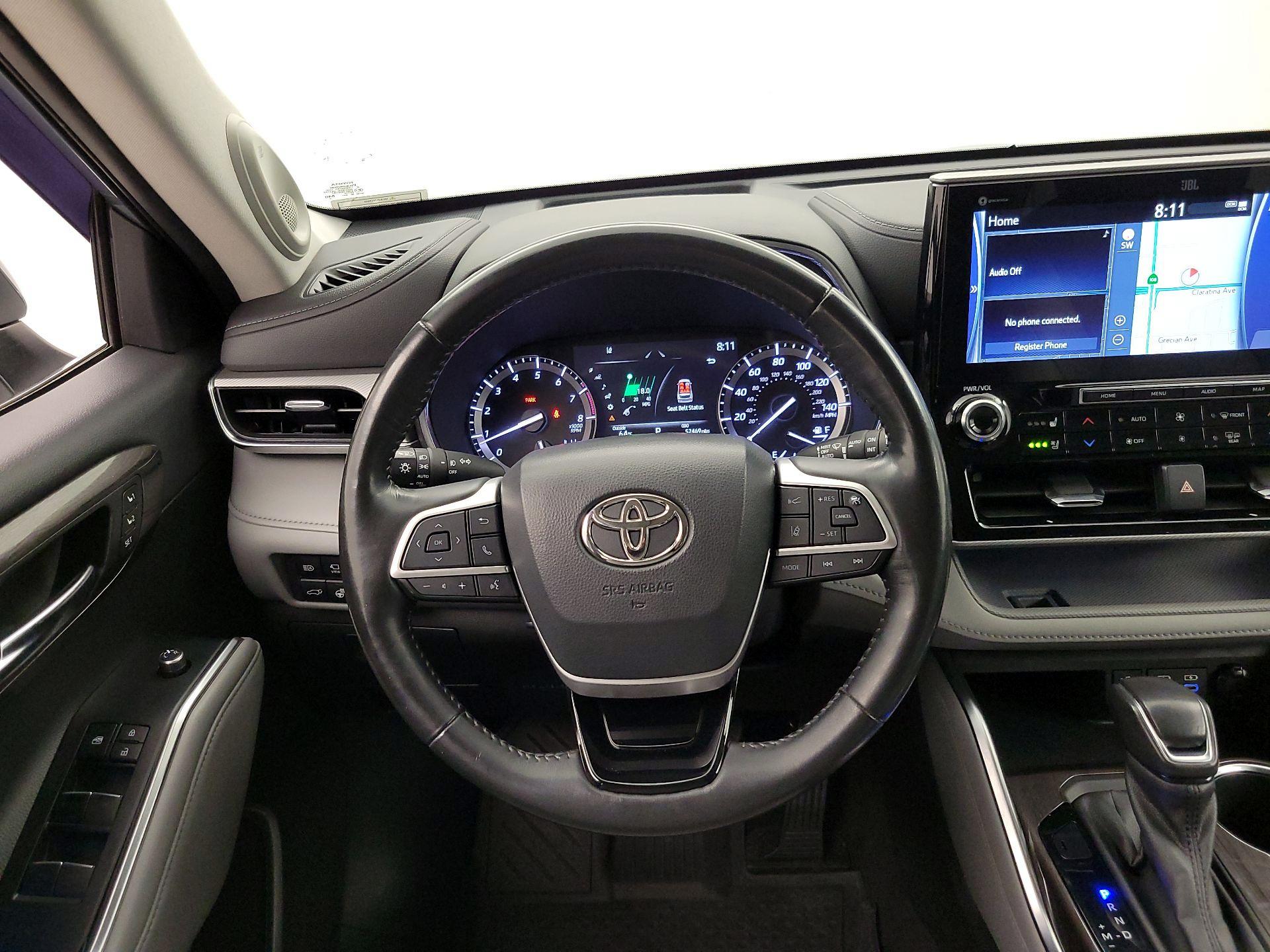 Thumbnail: 2022 Toyota Highlander - 10