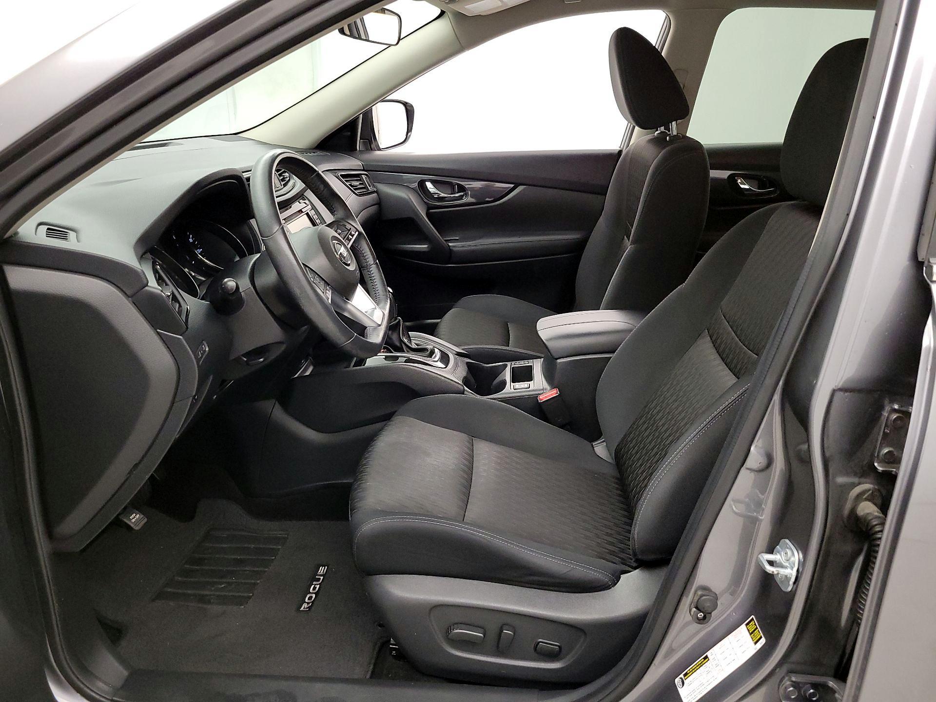 Thumbnail: 2017 Nissan Rogue - 11