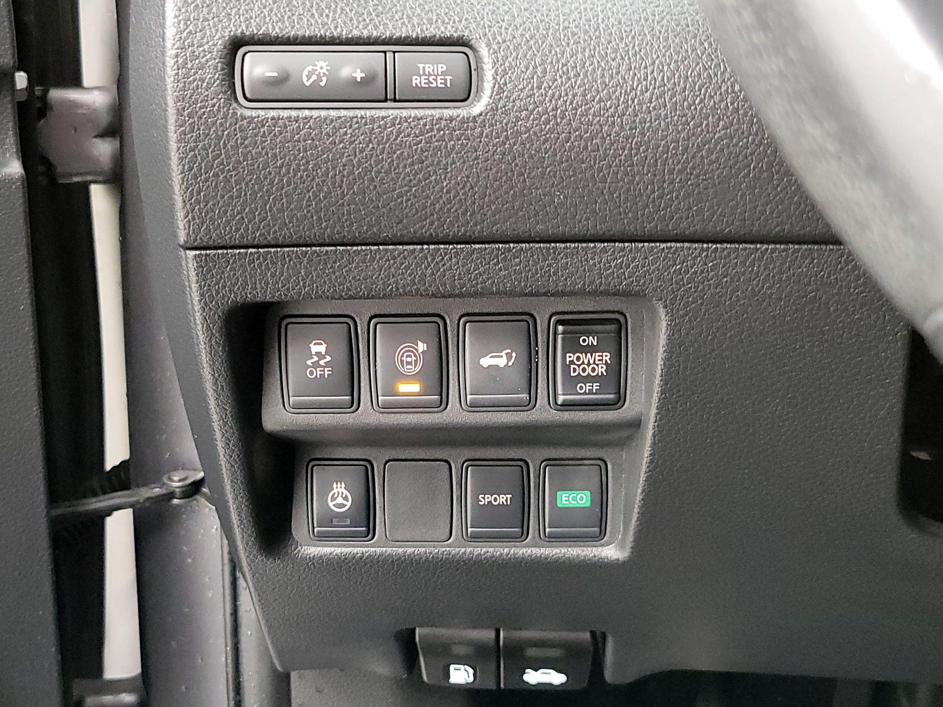 Thumbnail: 2017 Nissan Rogue - 13