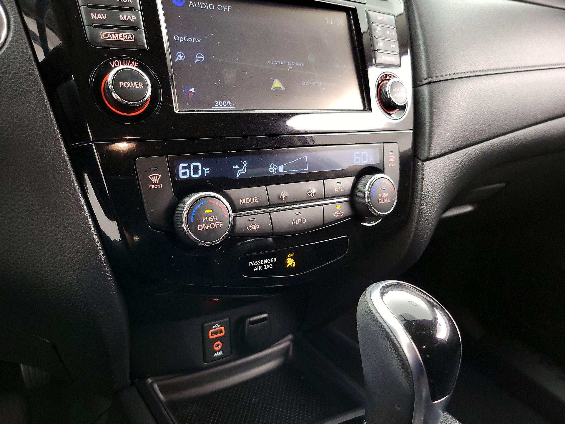 Thumbnail: 2017 Nissan Rogue - 17