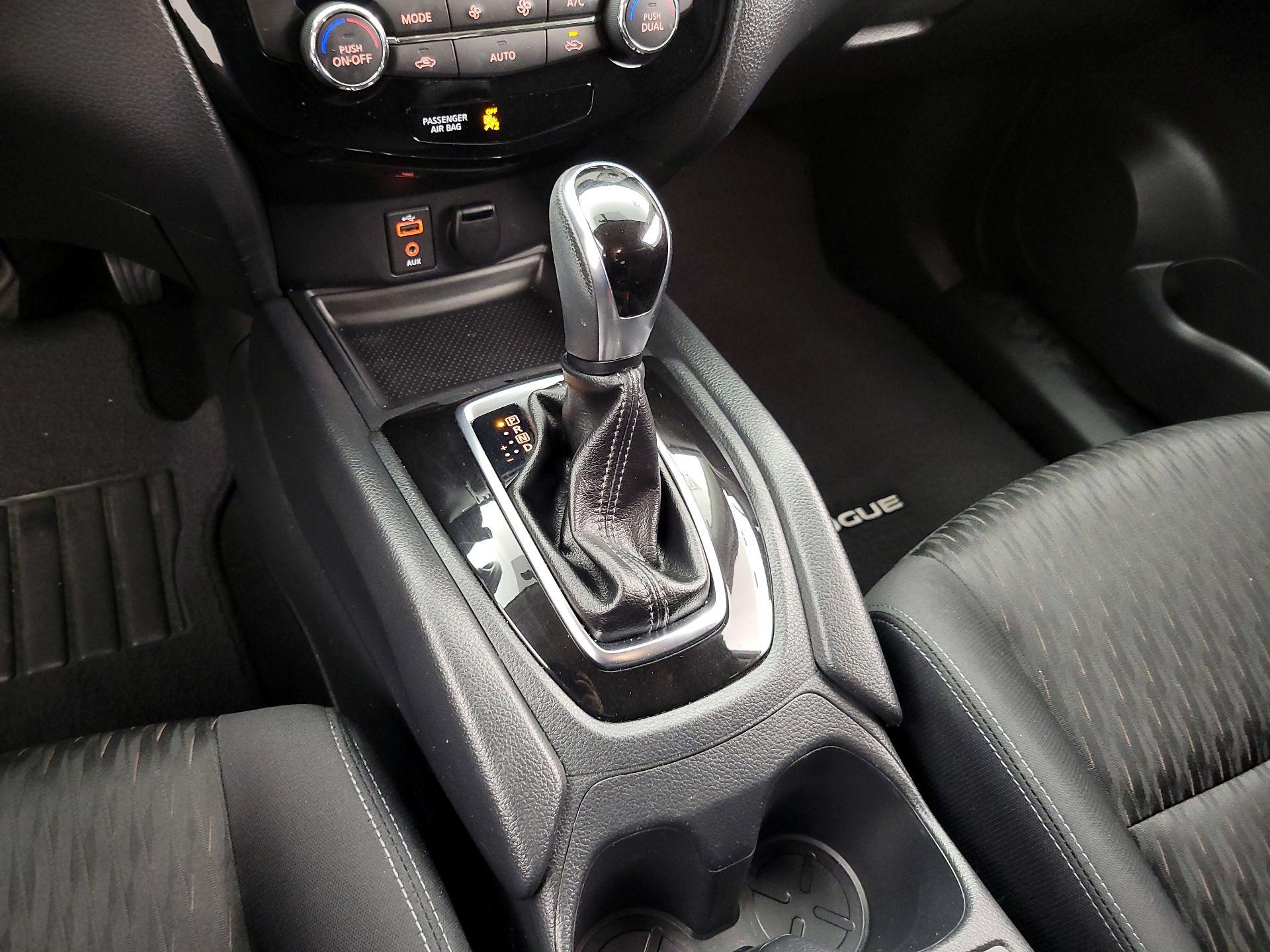 Thumbnail: 2017 Nissan Rogue - 18