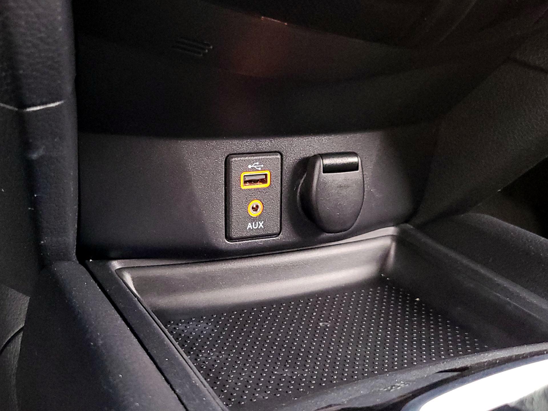 Thumbnail: 2017 Nissan Rogue - 19