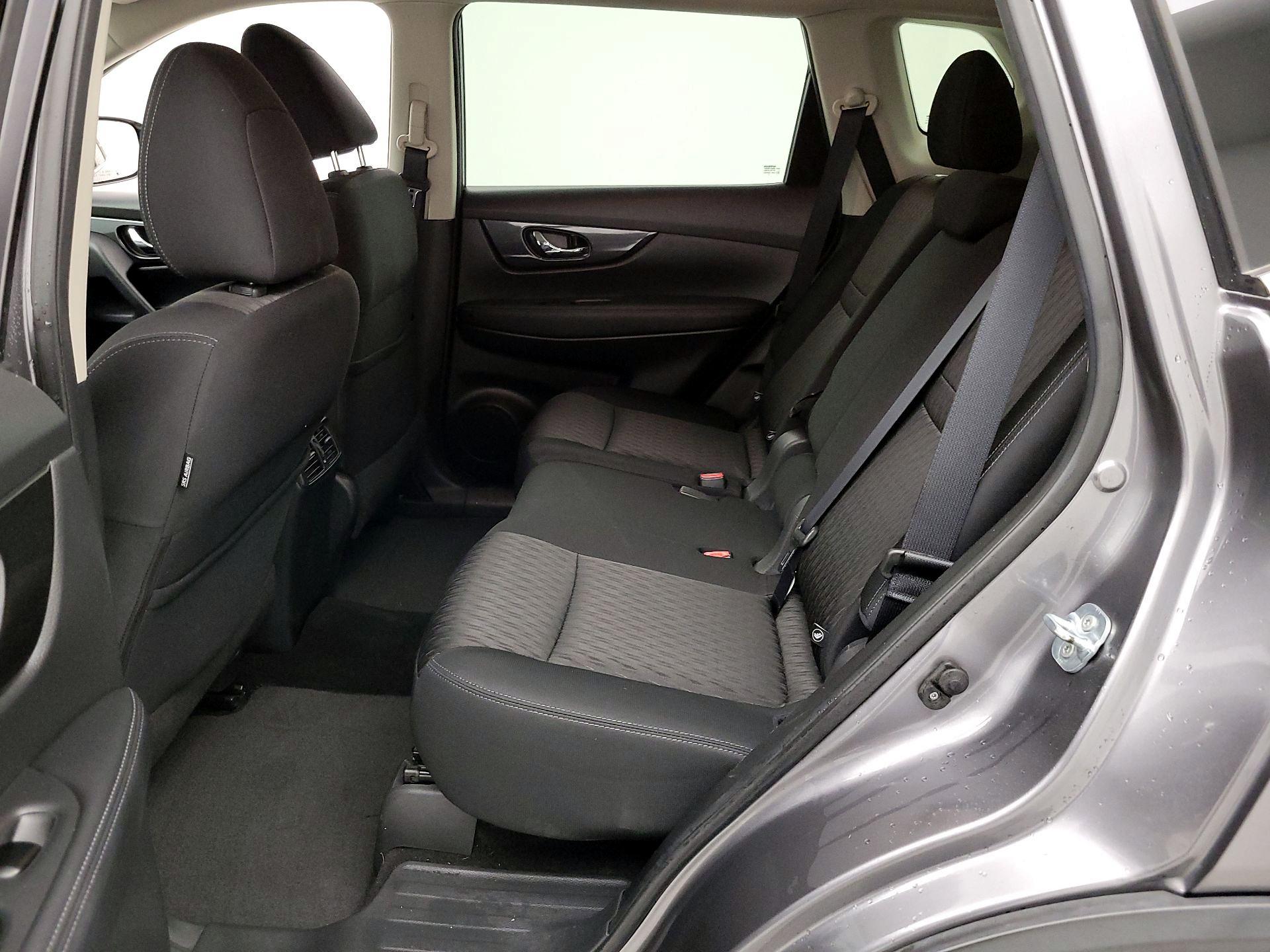 Thumbnail: 2017 Nissan Rogue - 20