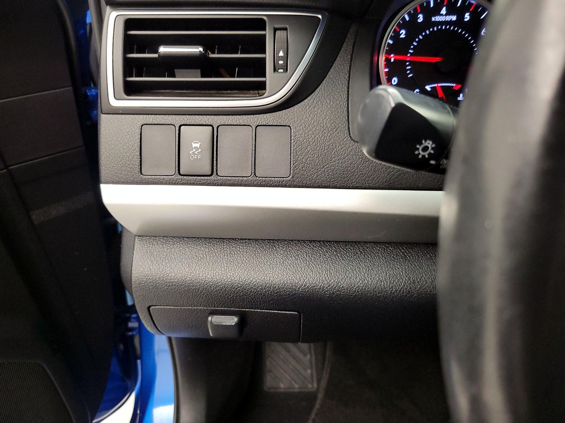 Thumbnail: 2017 Toyota Camry - 13