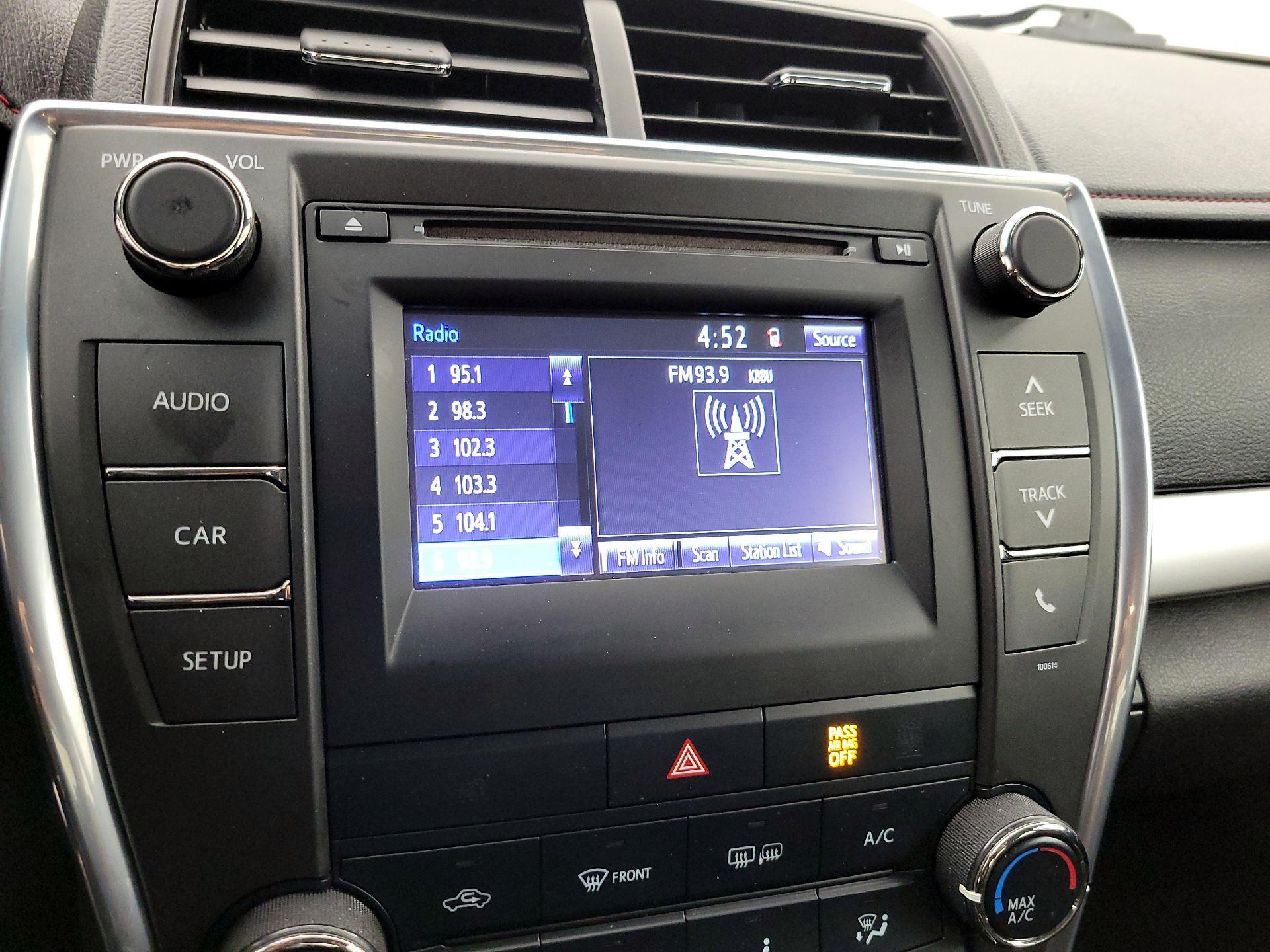 Thumbnail: 2017 Toyota Camry - 15