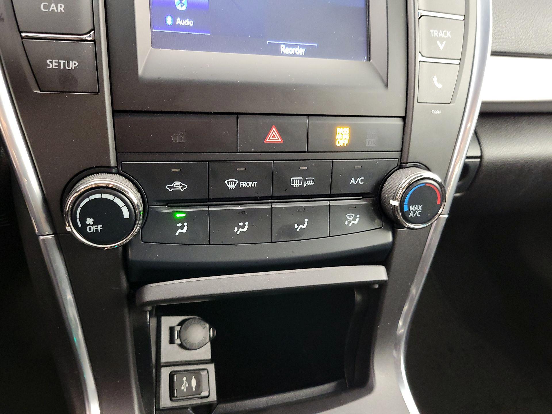 Thumbnail: 2017 Toyota Camry - 16