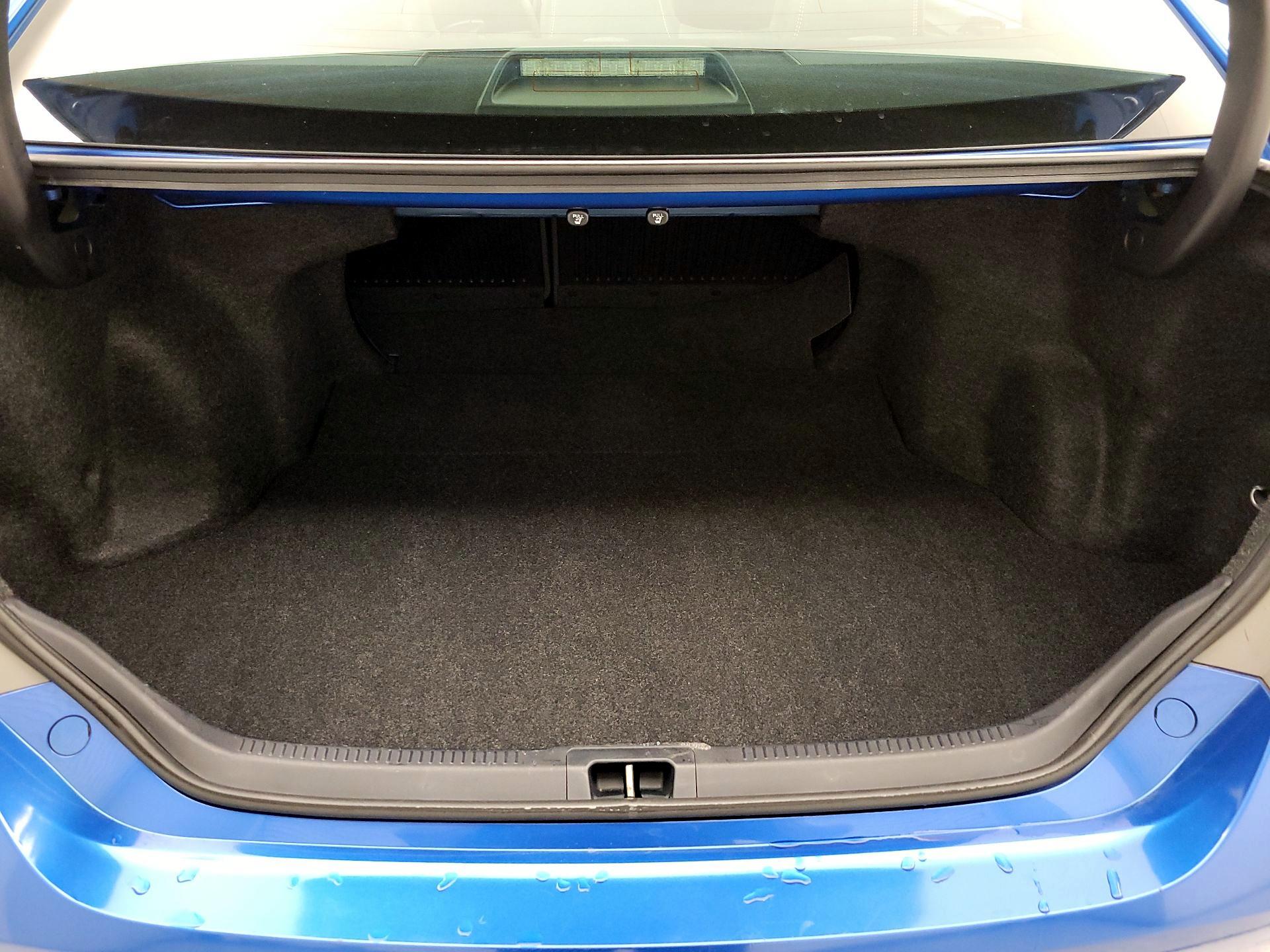 Thumbnail: 2017 Toyota Camry - 20