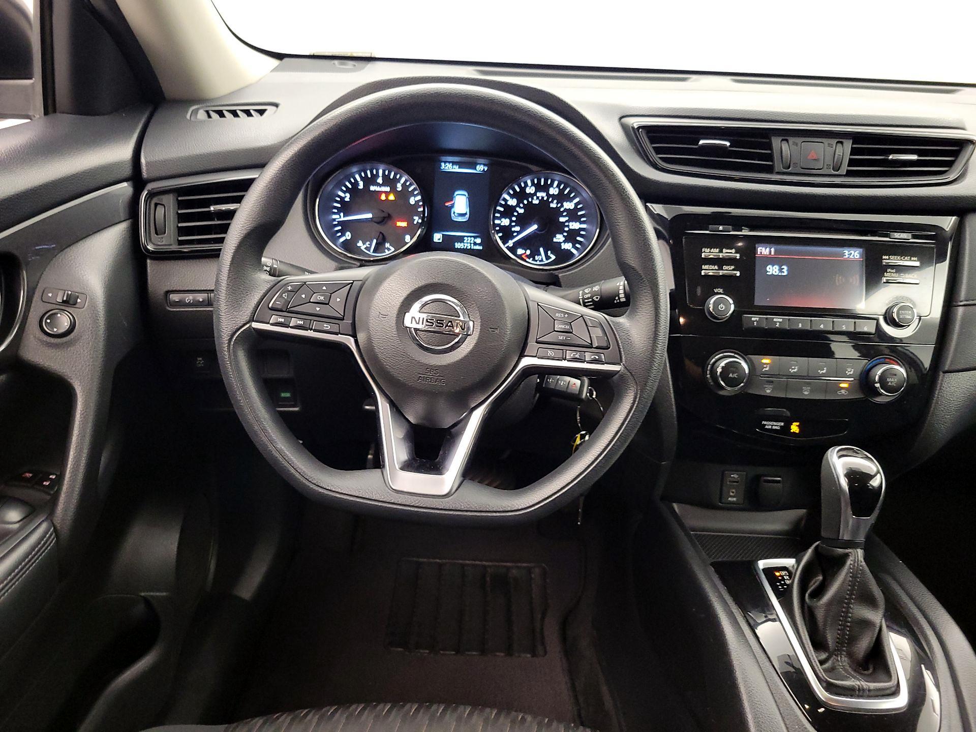 Thumbnail: 2017 Nissan Rogue - 10