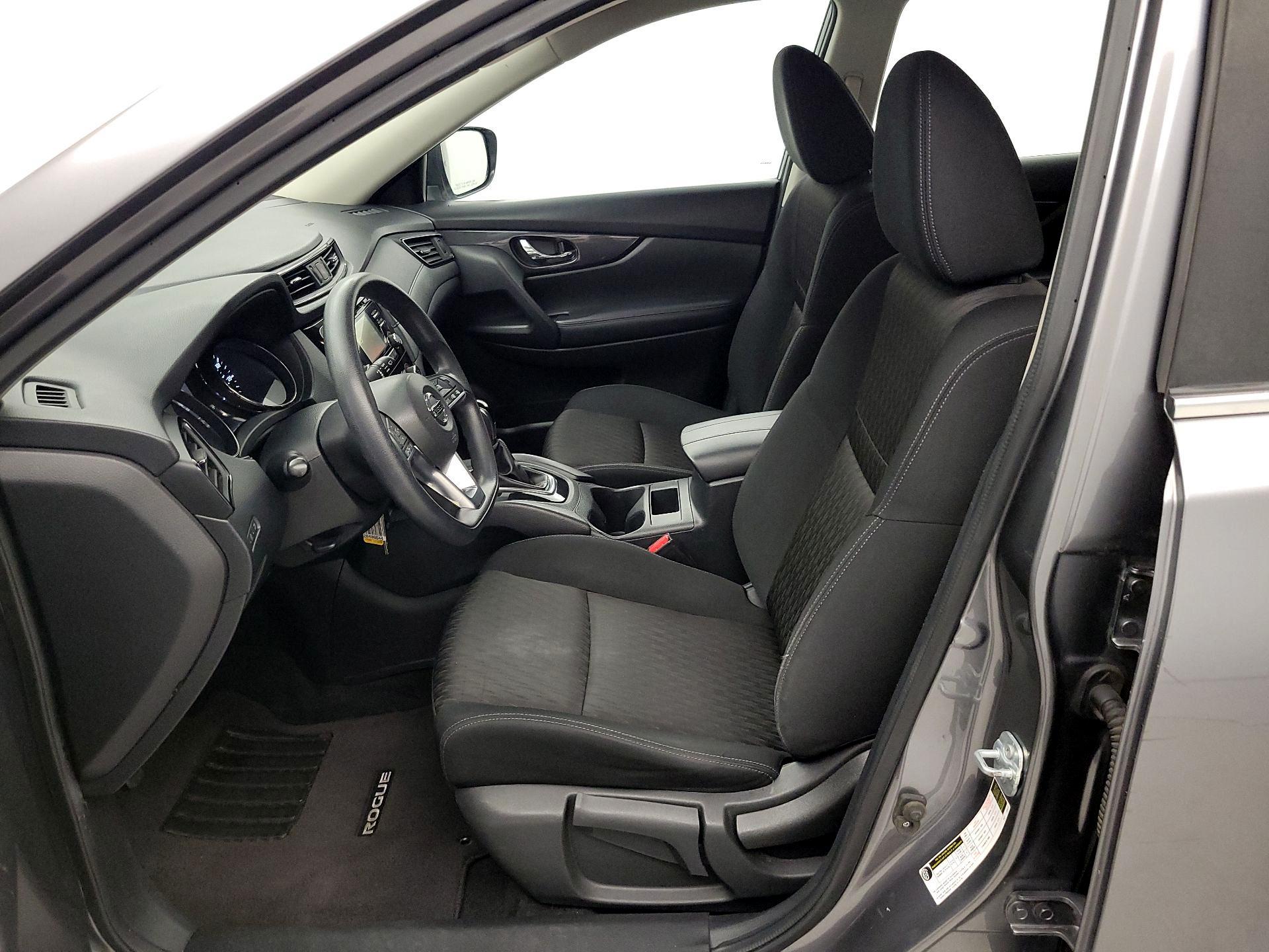 Thumbnail: 2017 Nissan Rogue - 11