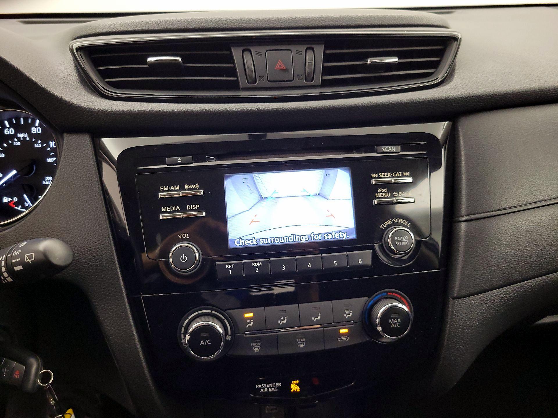 Thumbnail: 2017 Nissan Rogue - 14