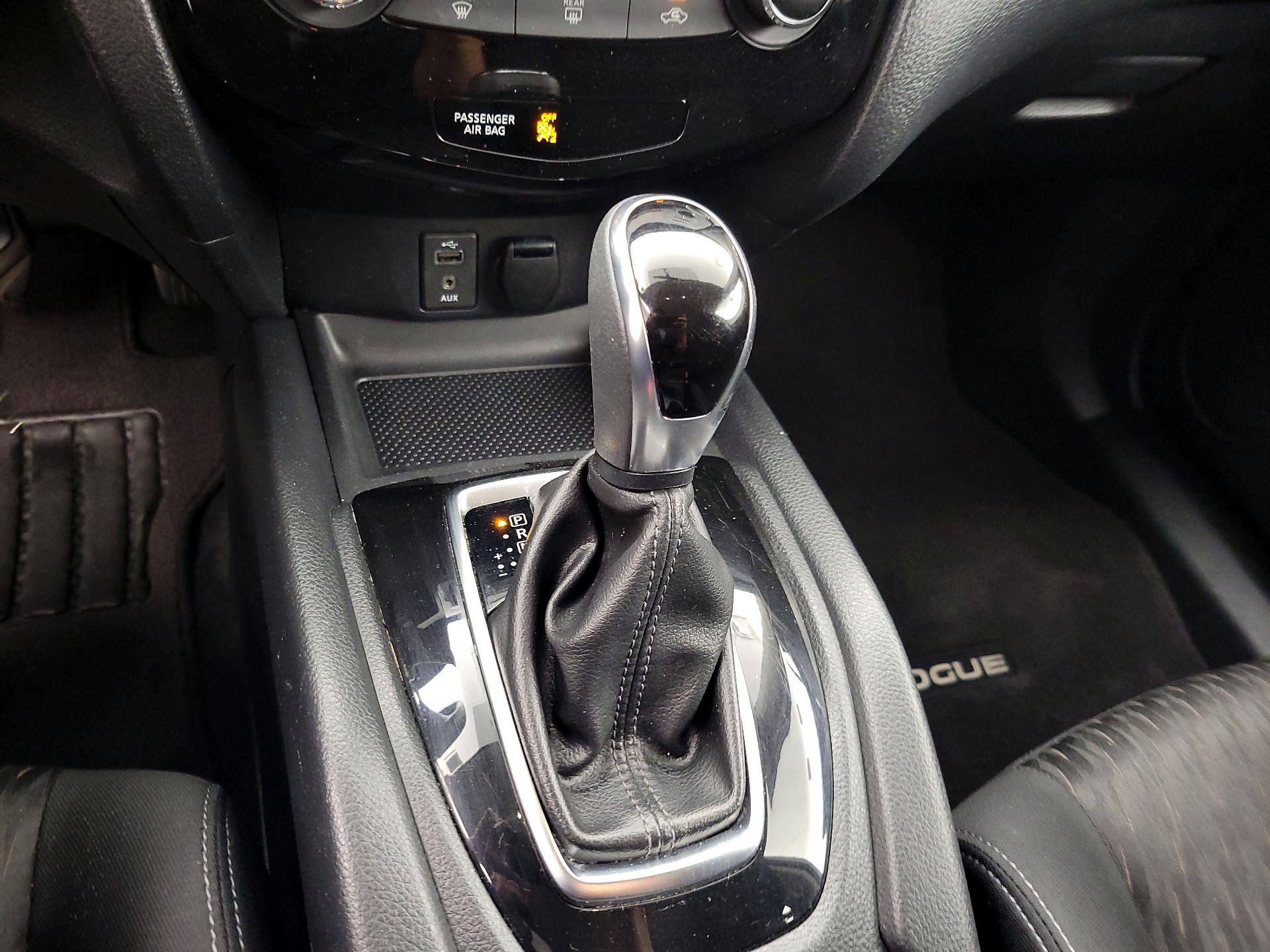 Thumbnail: 2017 Nissan Rogue - 17