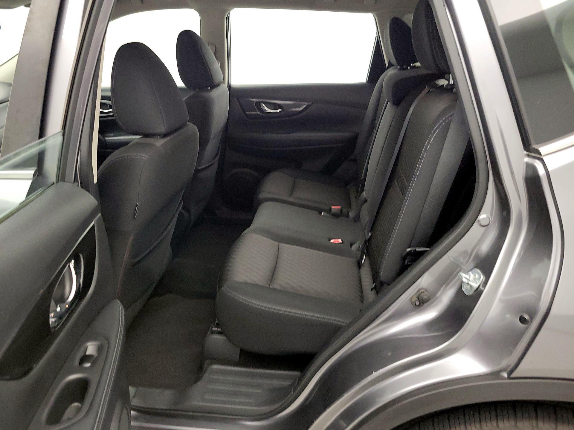 Thumbnail: 2017 Nissan Rogue - 19