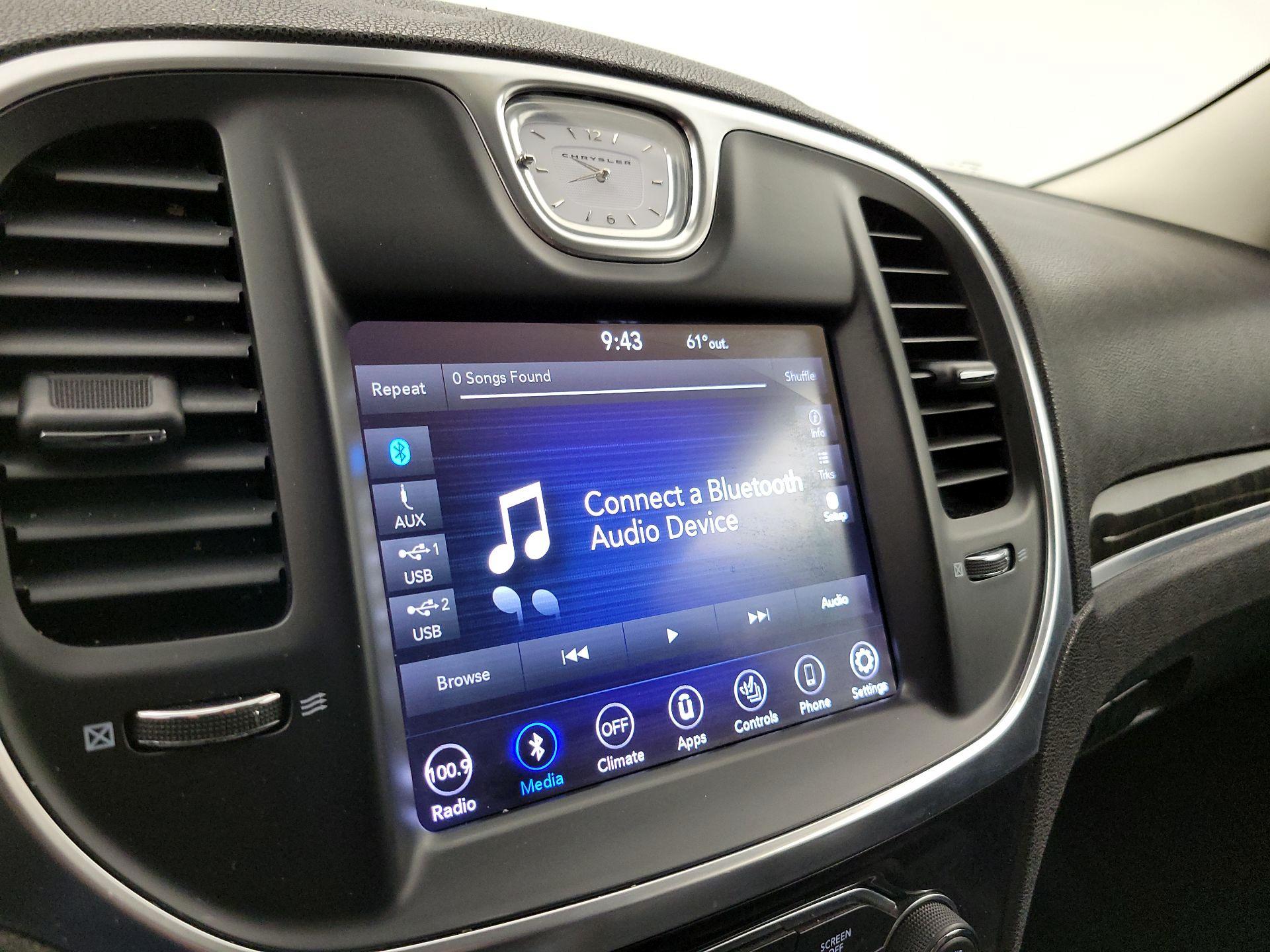 Thumbnail: 2018 Chrysler 300 - 15