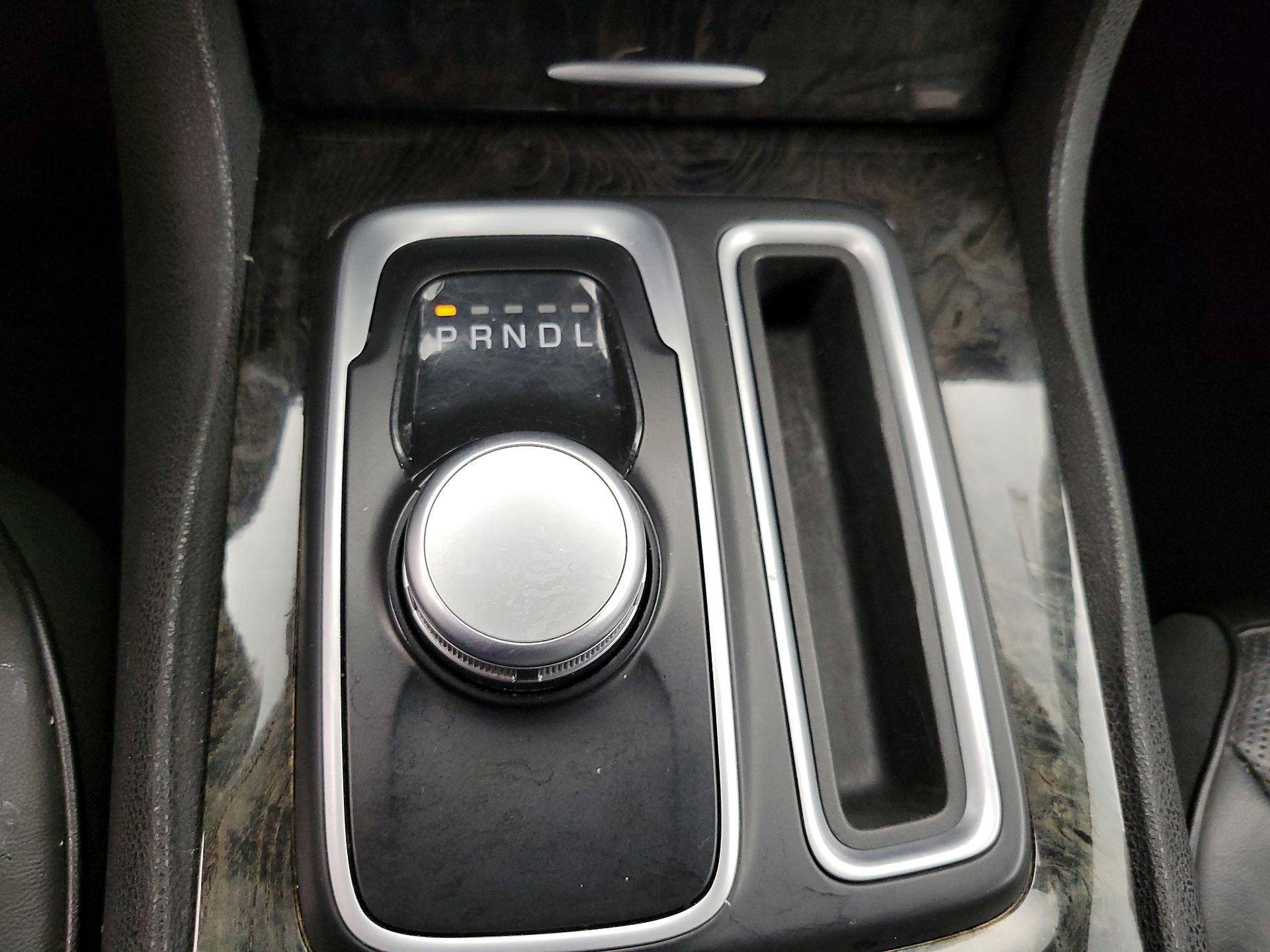 Thumbnail: 2018 Chrysler 300 - 17