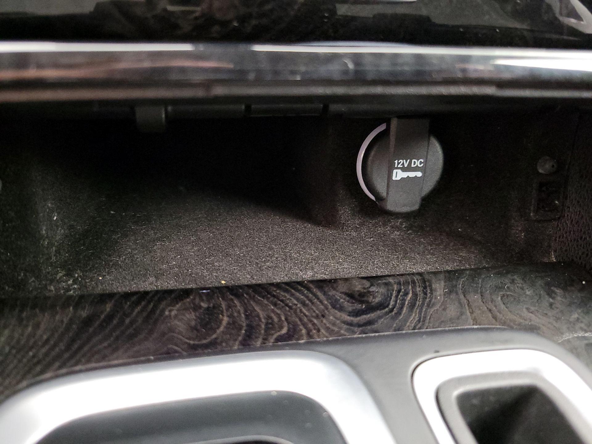 Thumbnail: 2018 Chrysler 300 - 18