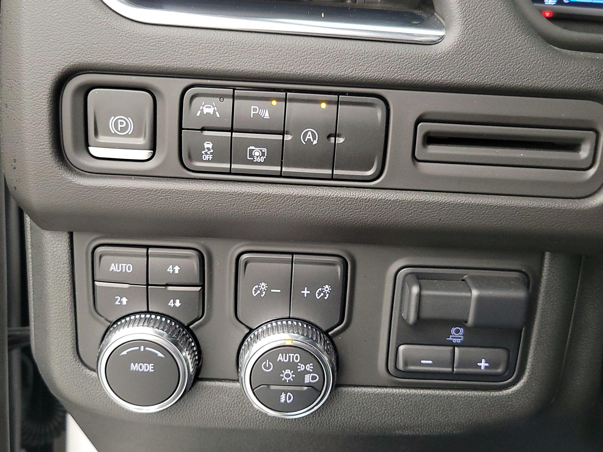 Thumbnail: 2023 GMC Yukon - 13