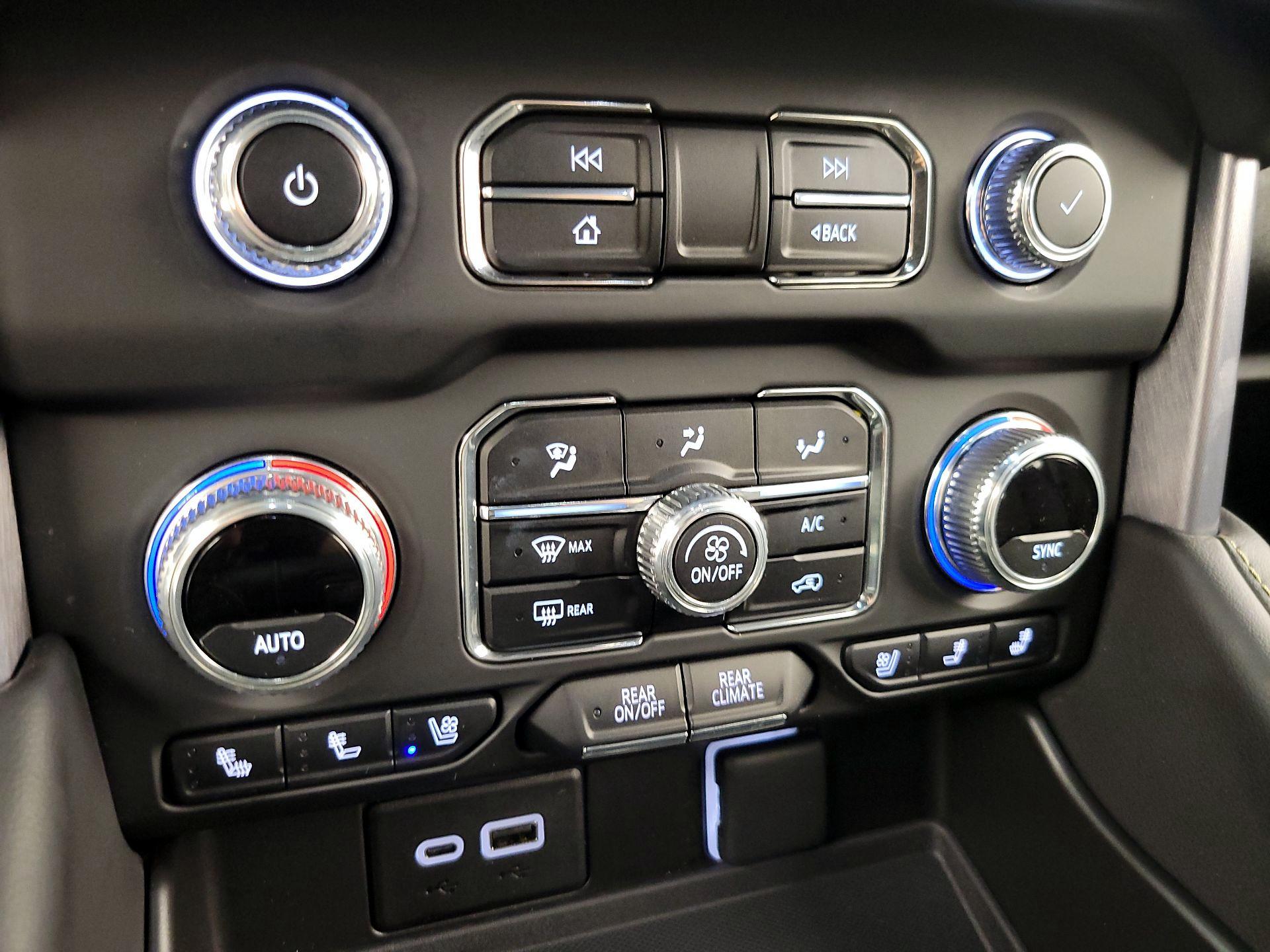 Thumbnail: 2023 GMC Yukon - 17