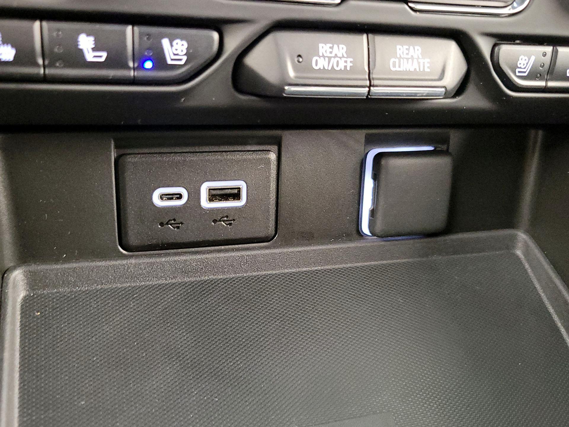 Thumbnail: 2023 GMC Yukon - 19