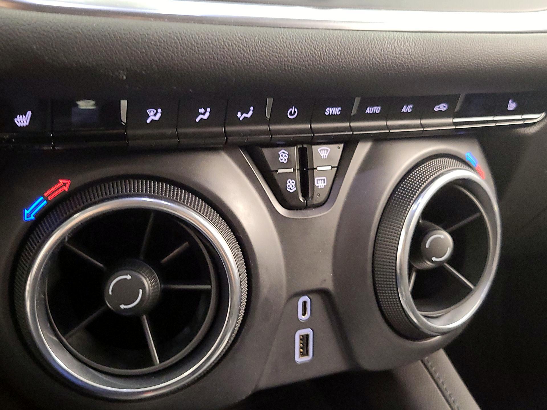 Thumbnail: 2019 Chevrolet Blazer - 16