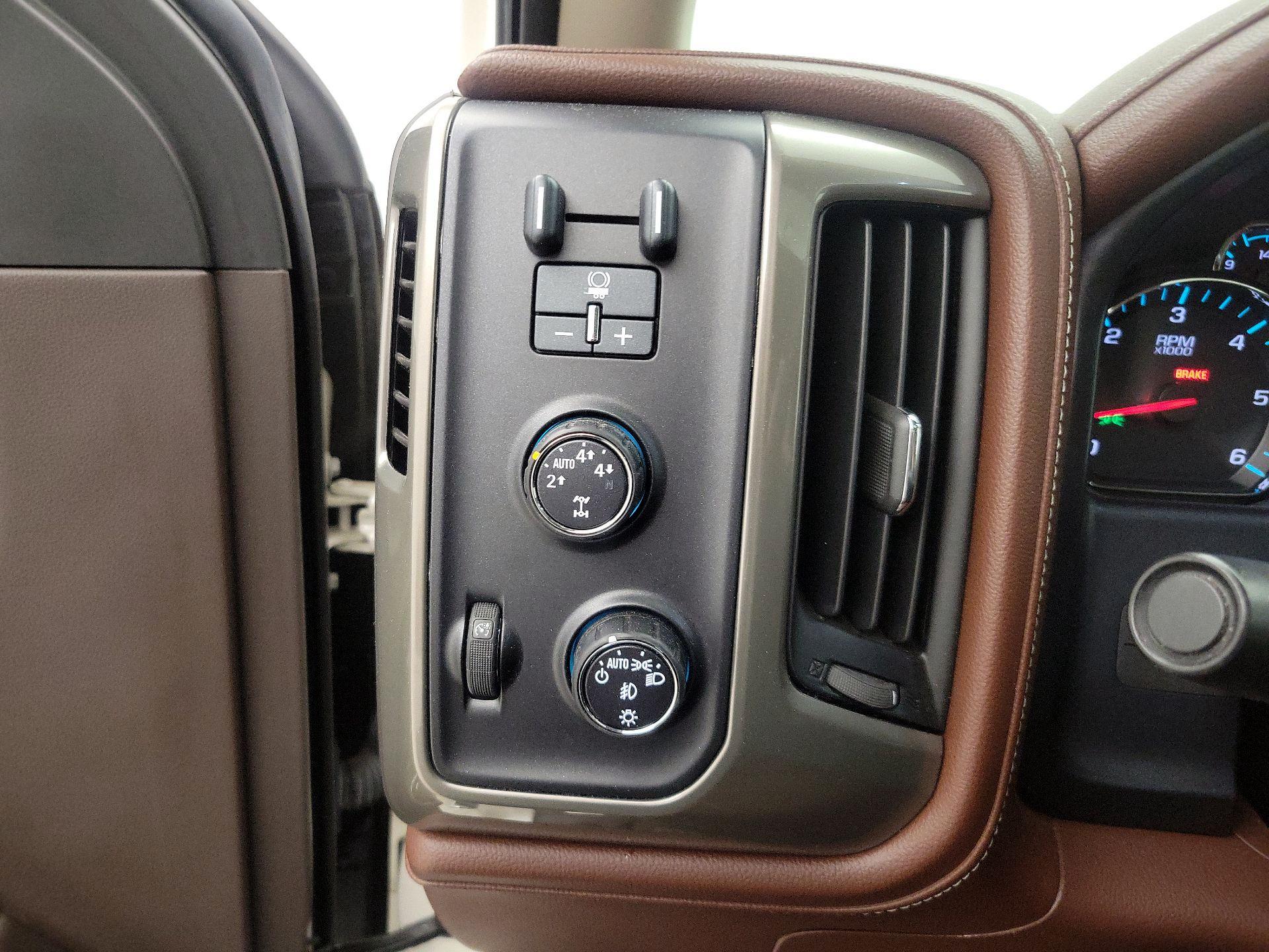 Thumbnail: 2015 Chevrolet Silverado 1500 - 13