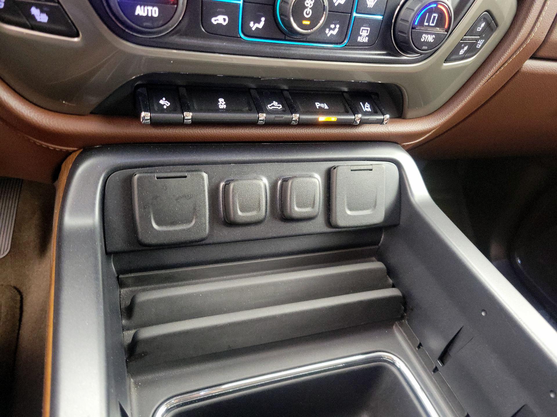 Thumbnail: 2015 Chevrolet Silverado 1500 - 19