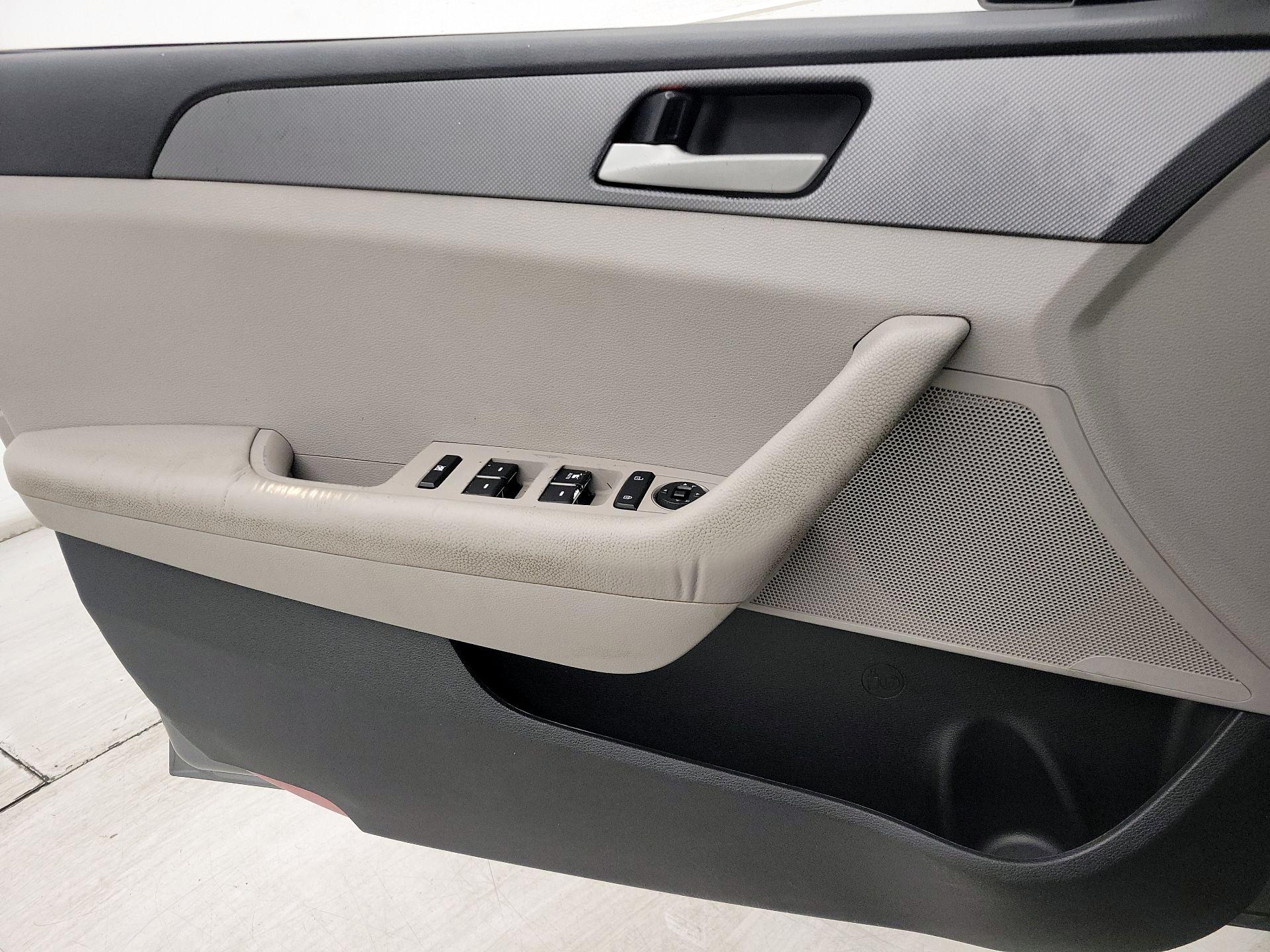 Thumbnail: 2019 Hyundai Sonata - 12