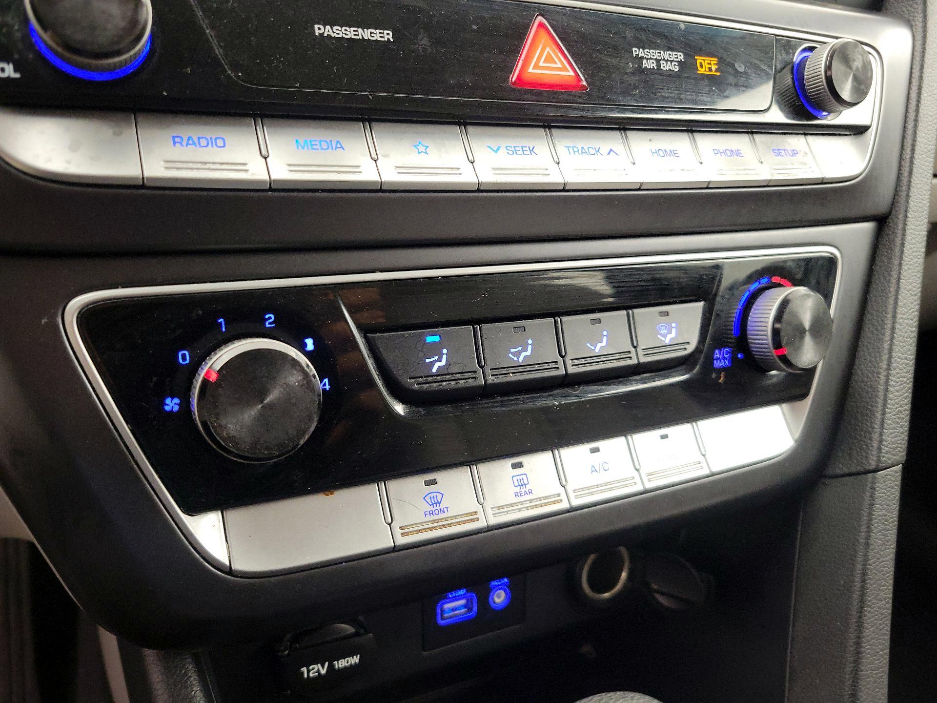 Thumbnail: 2019 Hyundai Sonata - 16