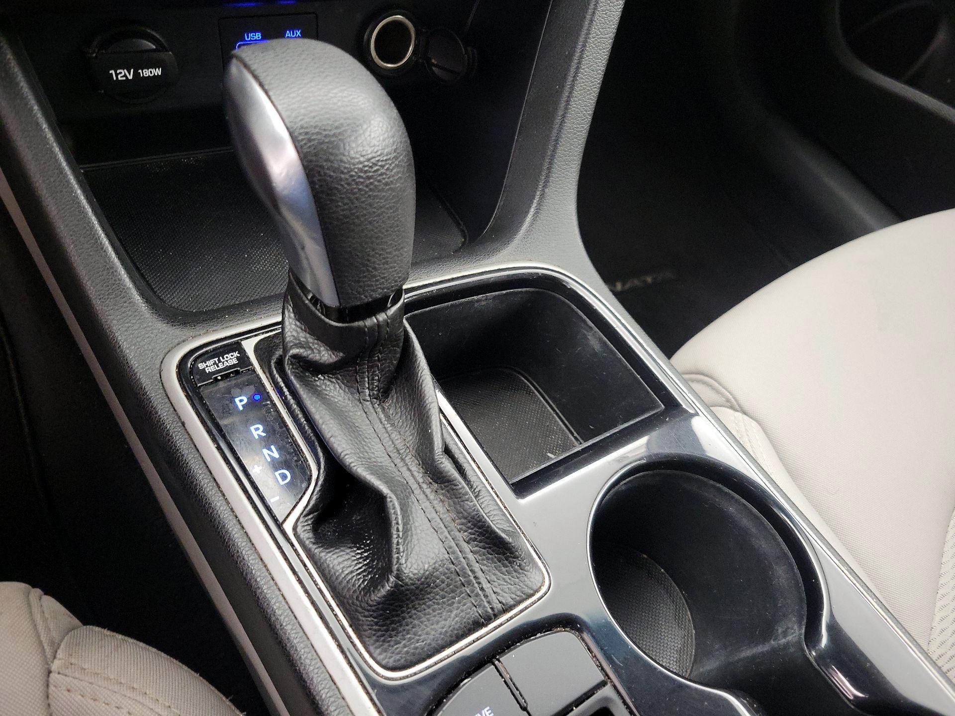 Thumbnail: 2019 Hyundai Sonata - 17