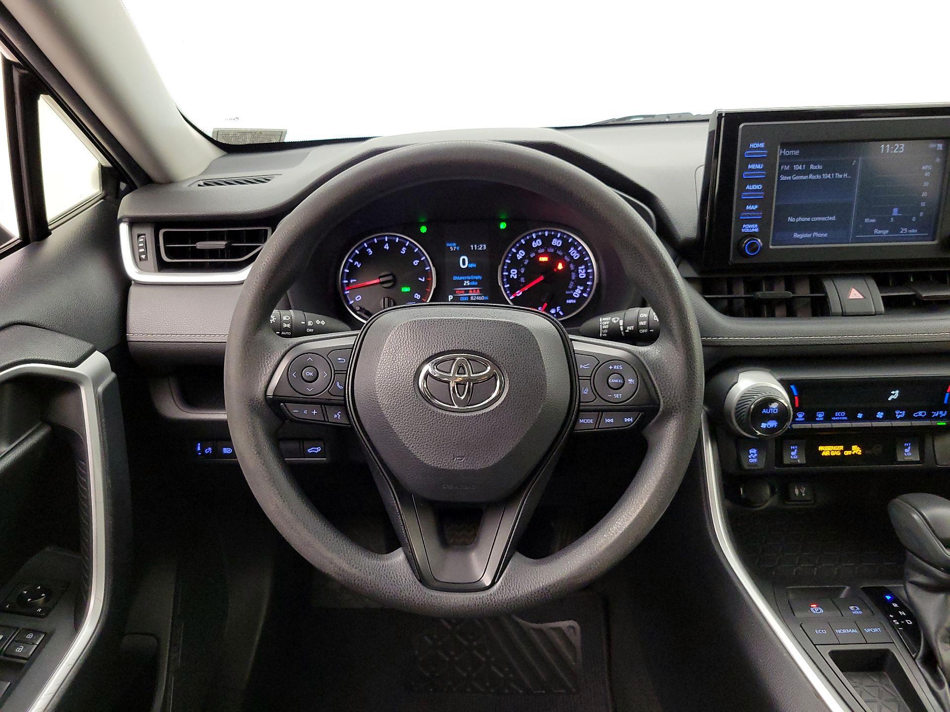 Thumbnail: 2019 Toyota RAV4 - 10