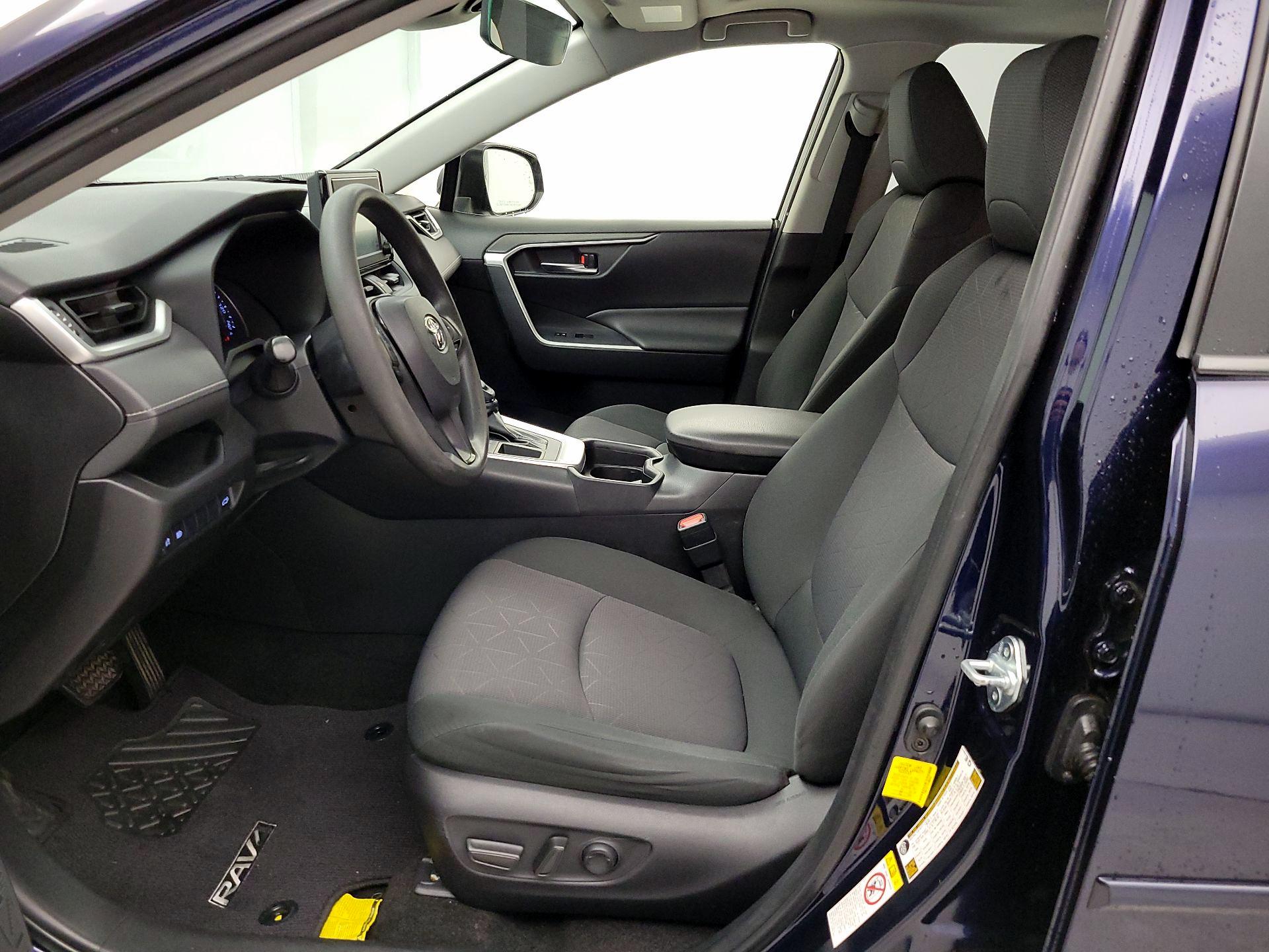 Thumbnail: 2019 Toyota RAV4 - 11