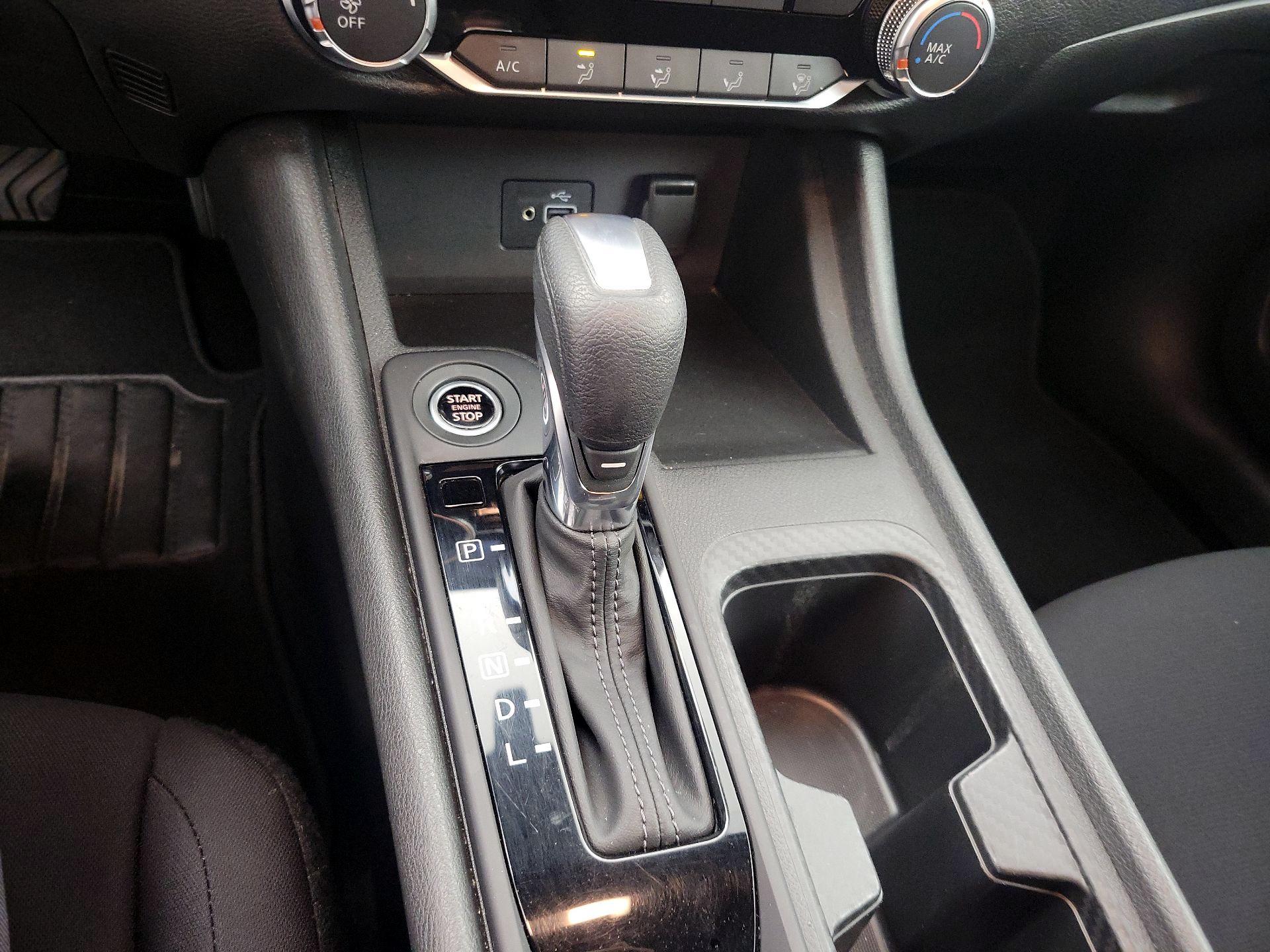 Thumbnail: 2023 Nissan Sentra - 17