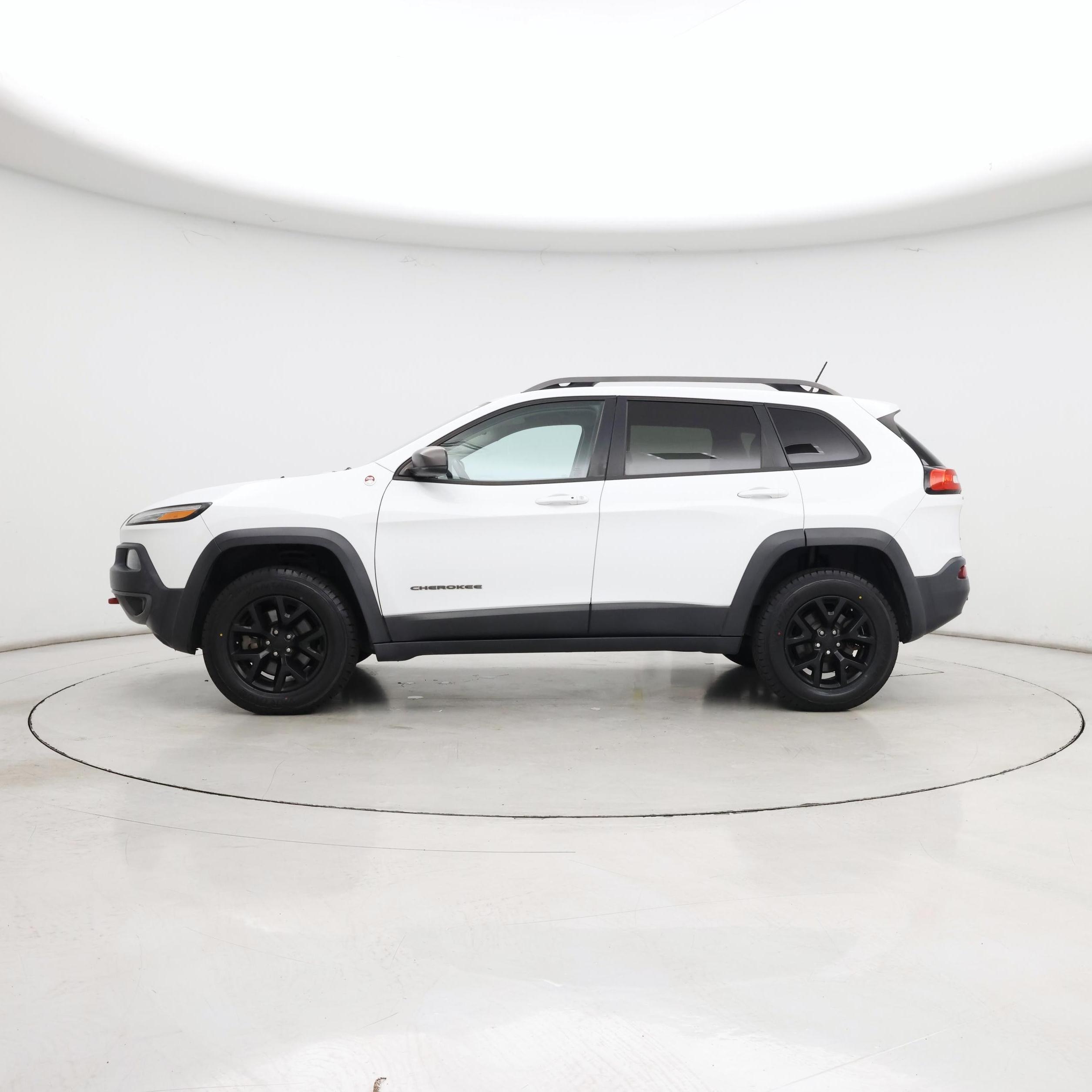 Thumbnail: 2015 Jeep Cherokee - 3