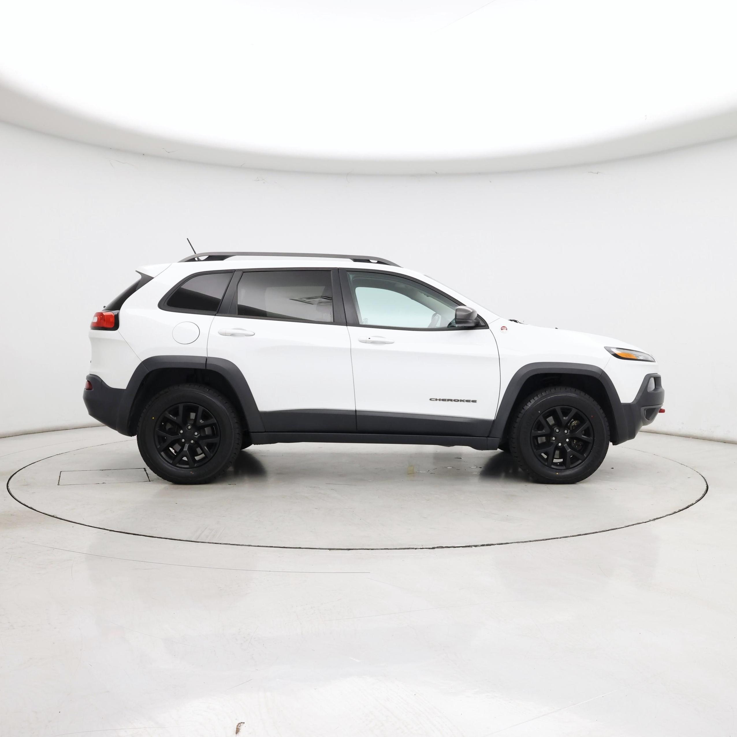 Thumbnail: 2015 Jeep Cherokee - 7