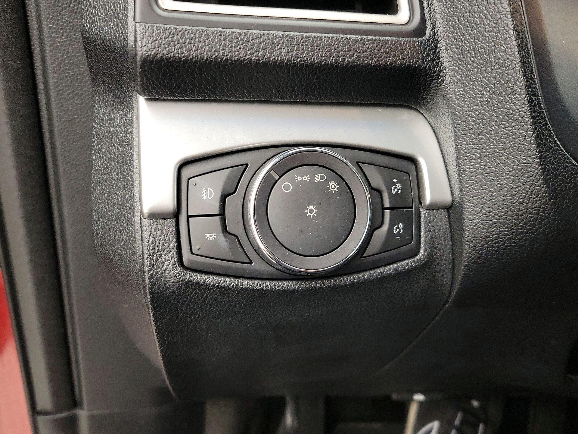 Thumbnail: 2016 Ford Explorer - 13