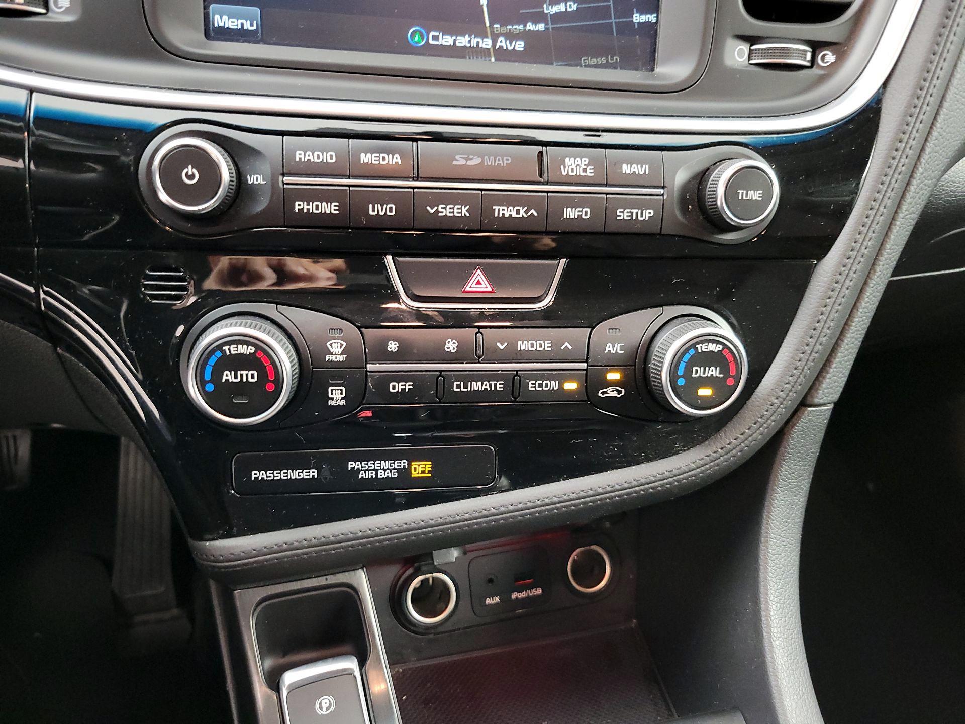 Thumbnail: 2015 Kia Optima - 17