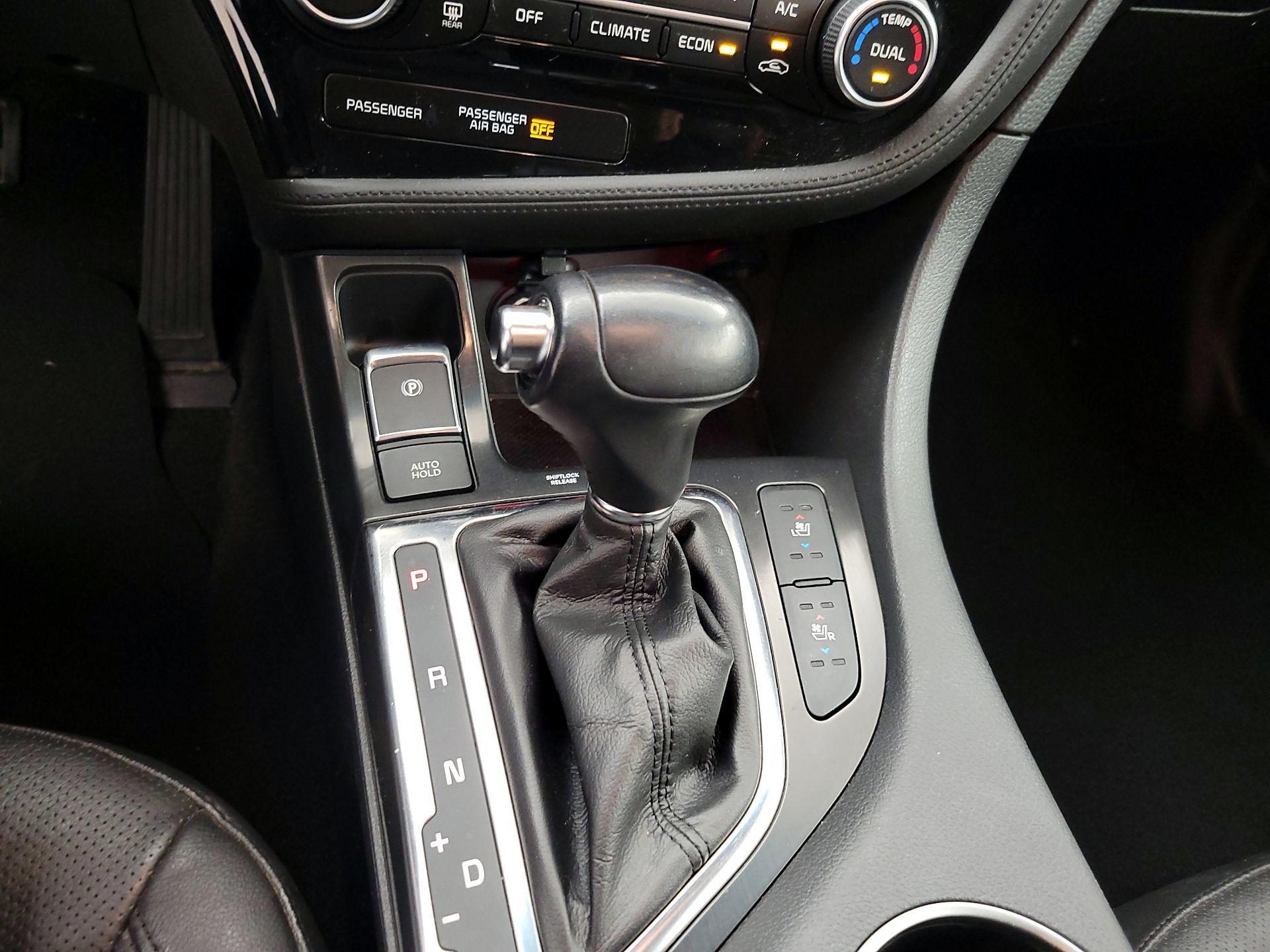 Thumbnail: 2015 Kia Optima - 18