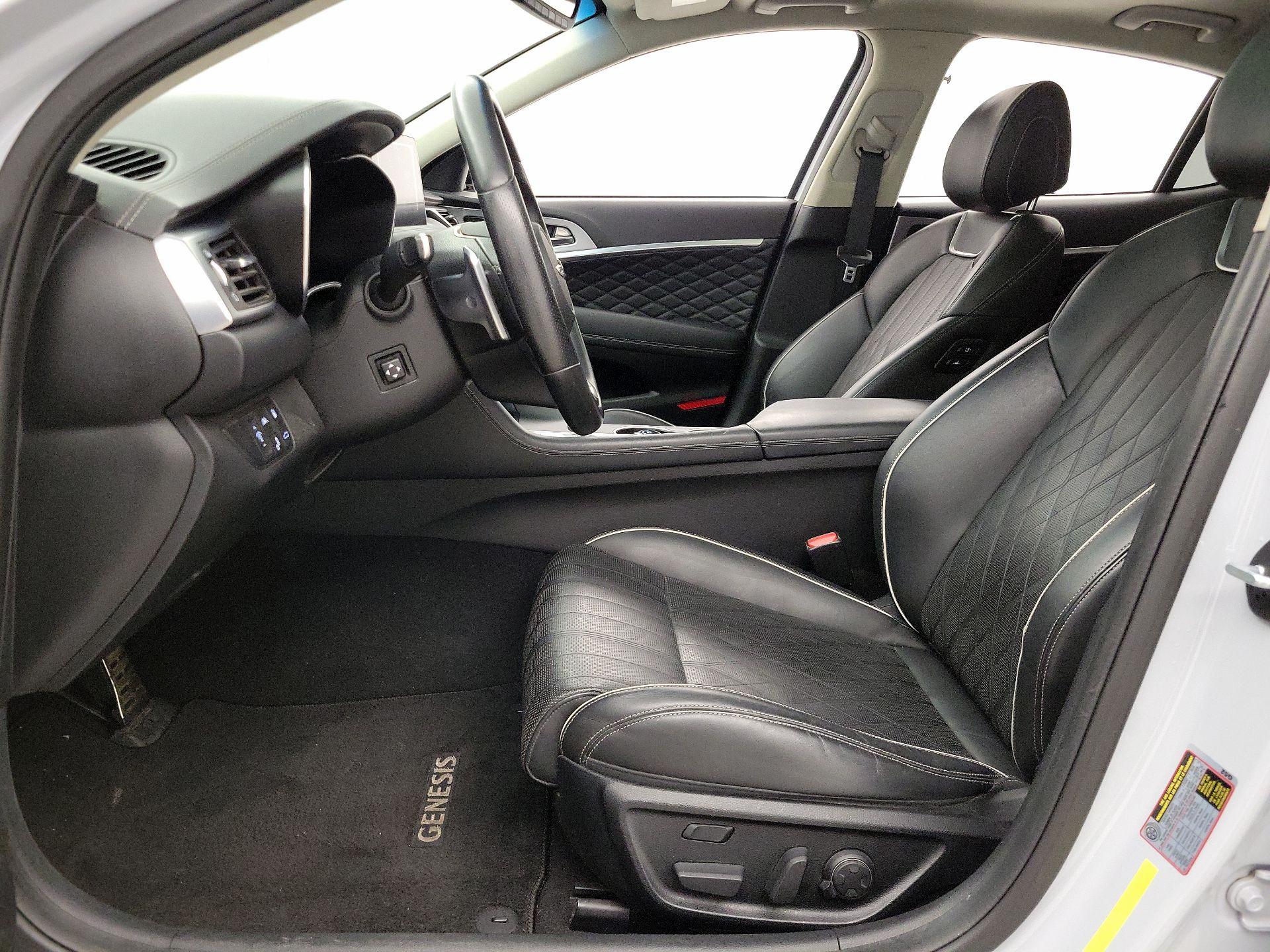 Thumbnail: 2019 Genesis G70 - 11